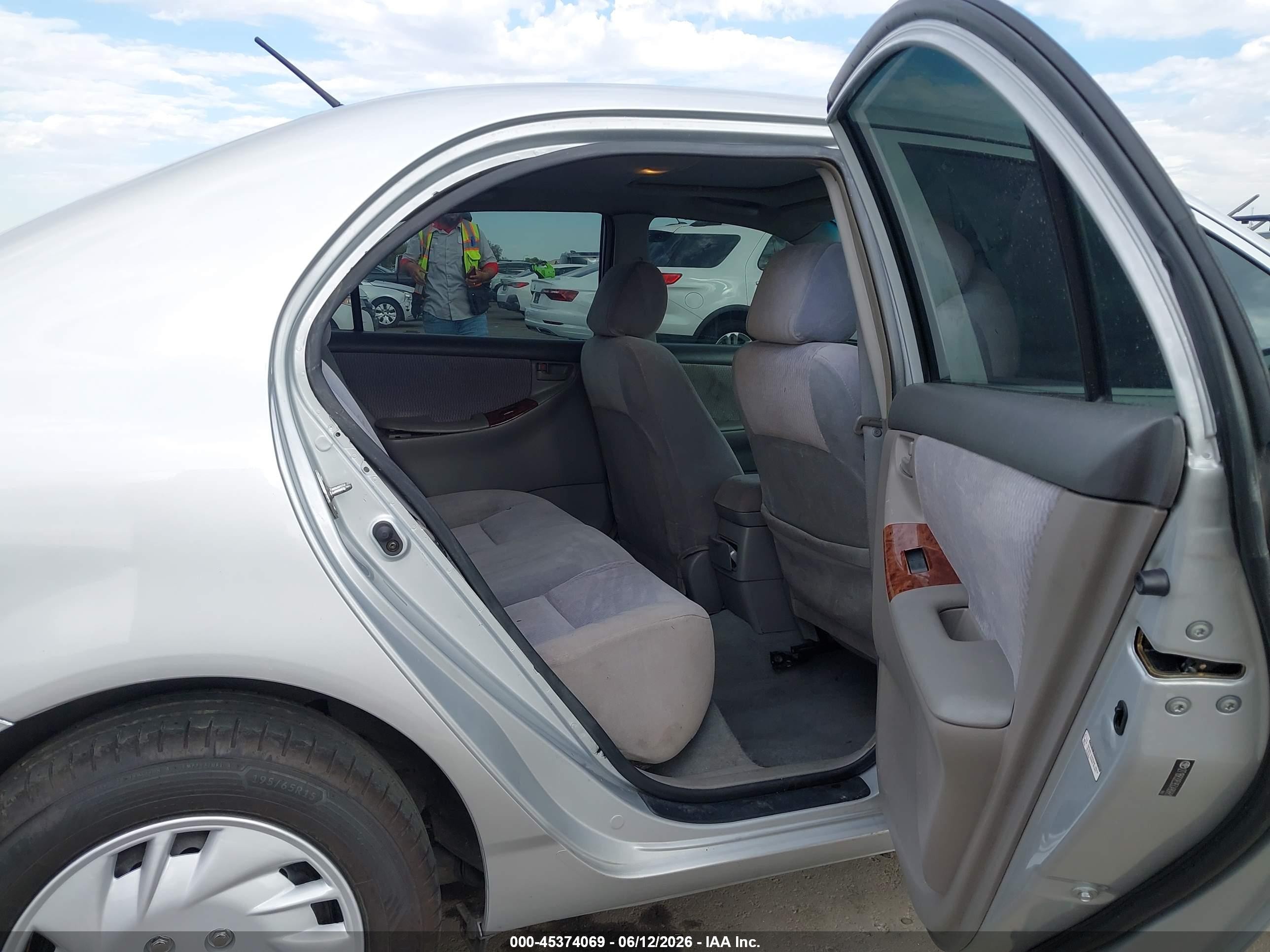2005 Toyota Corolla Le Silver vin: 2T1BR32E95C490881