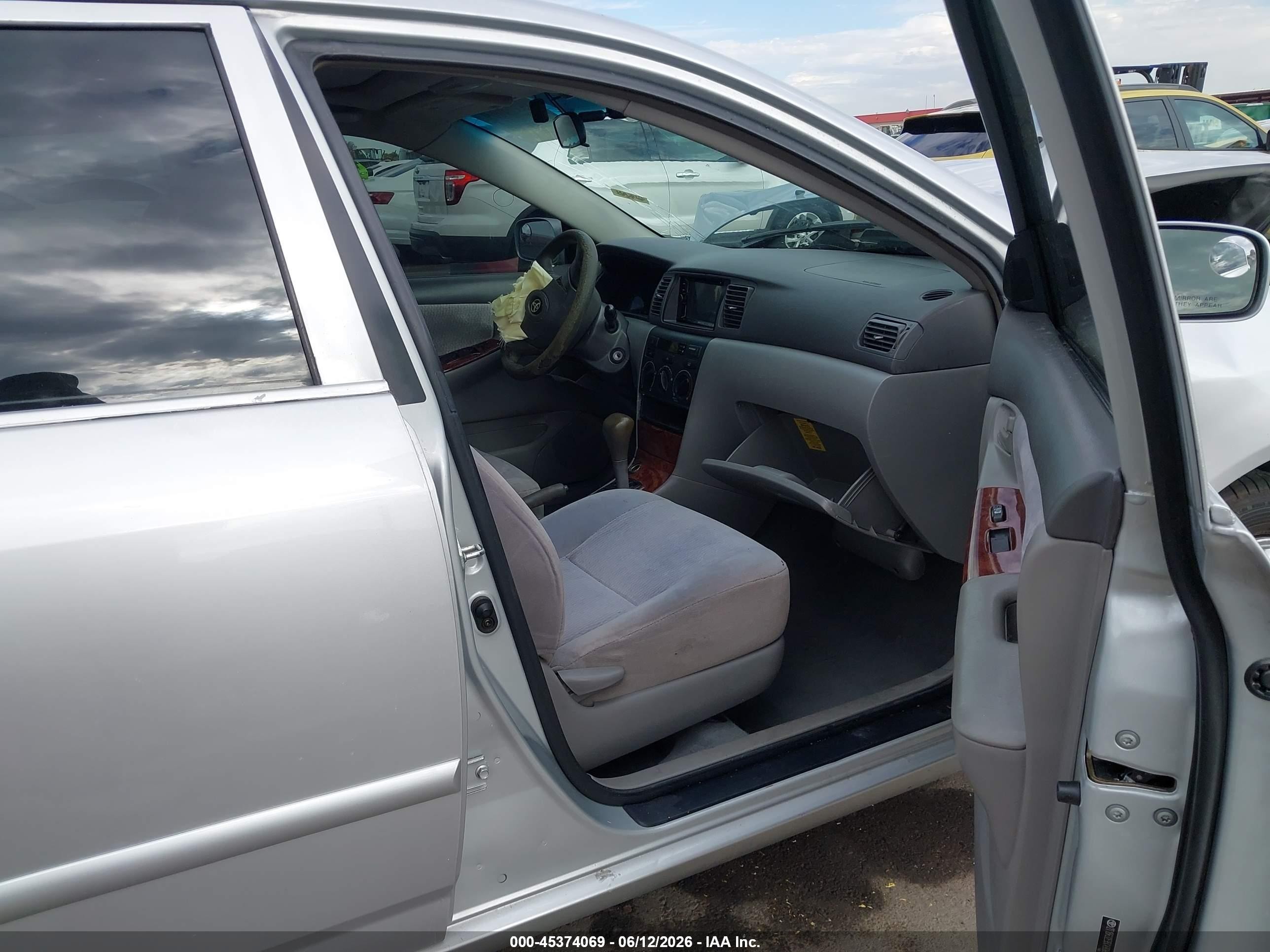 2005 Toyota Corolla Le Silver vin: 2T1BR32E95C490881