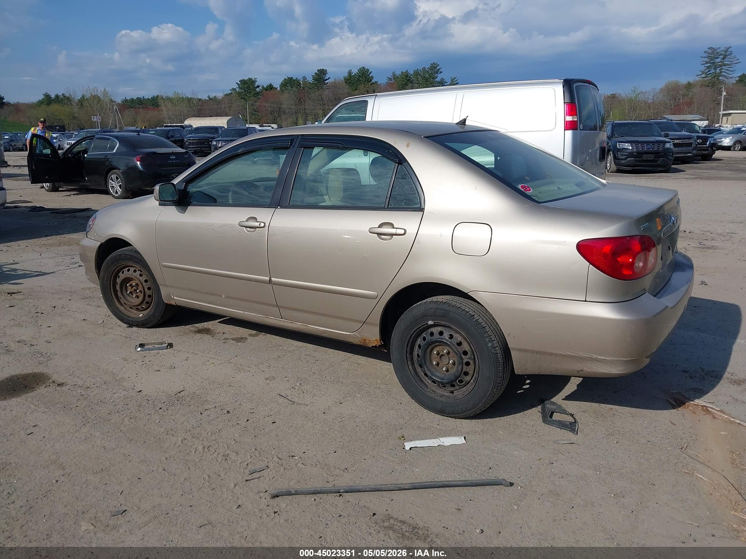 2007 Toyota Corolla Le Gold vin: 2T1BR32E97C723905