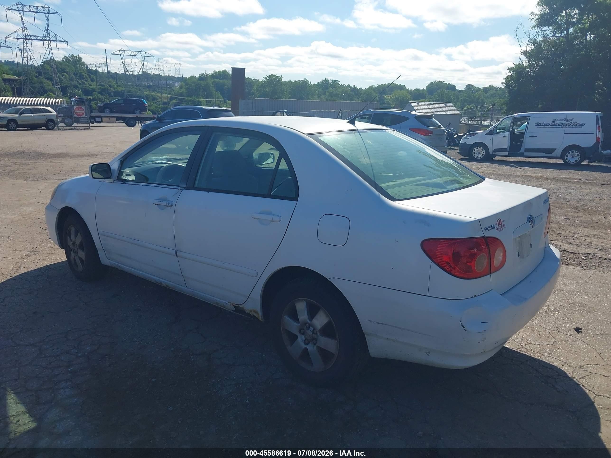 2007 Toyota Corolla Le White vin: 2T1BR32E97C747203
