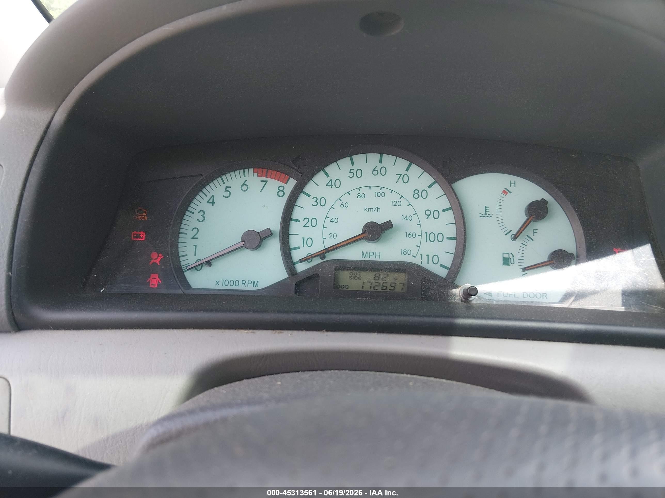 2003 Toyota Corolla Le Silver vin: 2T1BR32EX3C109178
