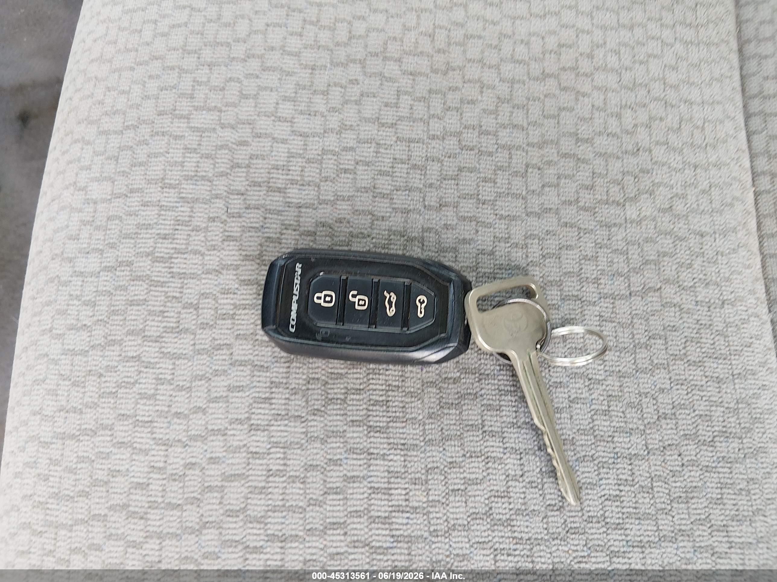 2003 Toyota Corolla Le Silver vin: 2T1BR32EX3C109178