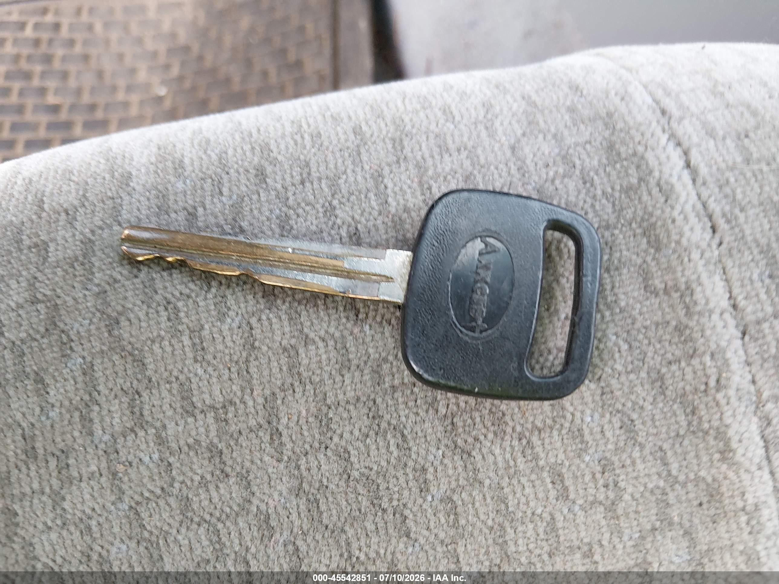 2003 Toyota Corolla Le Серебряный vin: 2T1BR32EX3C165542
