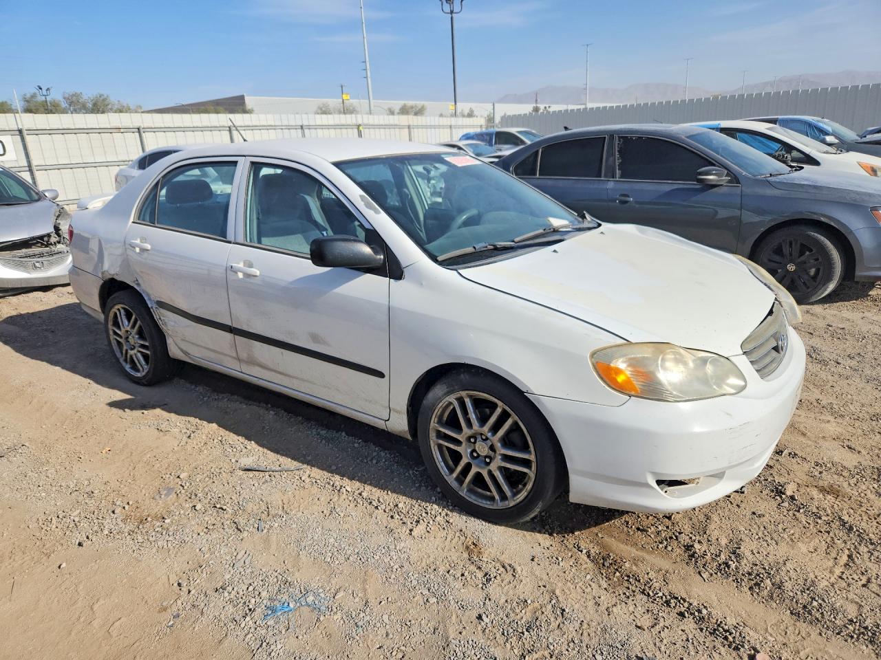 2004 Toyota Corolla Ce White vin: 2T1BR32EX4C235414
