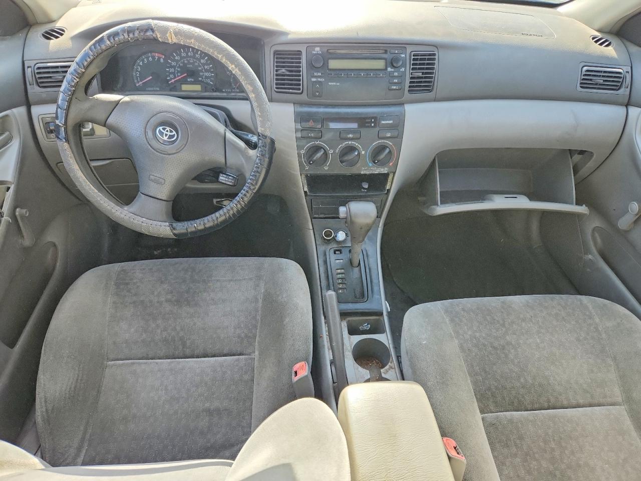 2004 Toyota Corolla Ce White vin: 2T1BR32EX4C235414