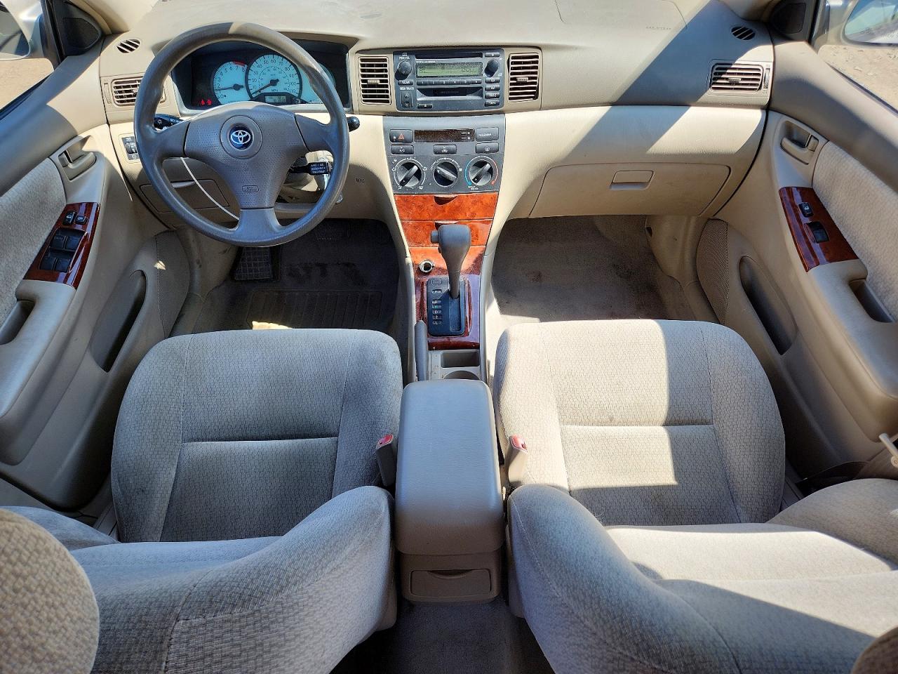 2004 Toyota Corolla Le Beige vin: 2T1BR32EX4C294012