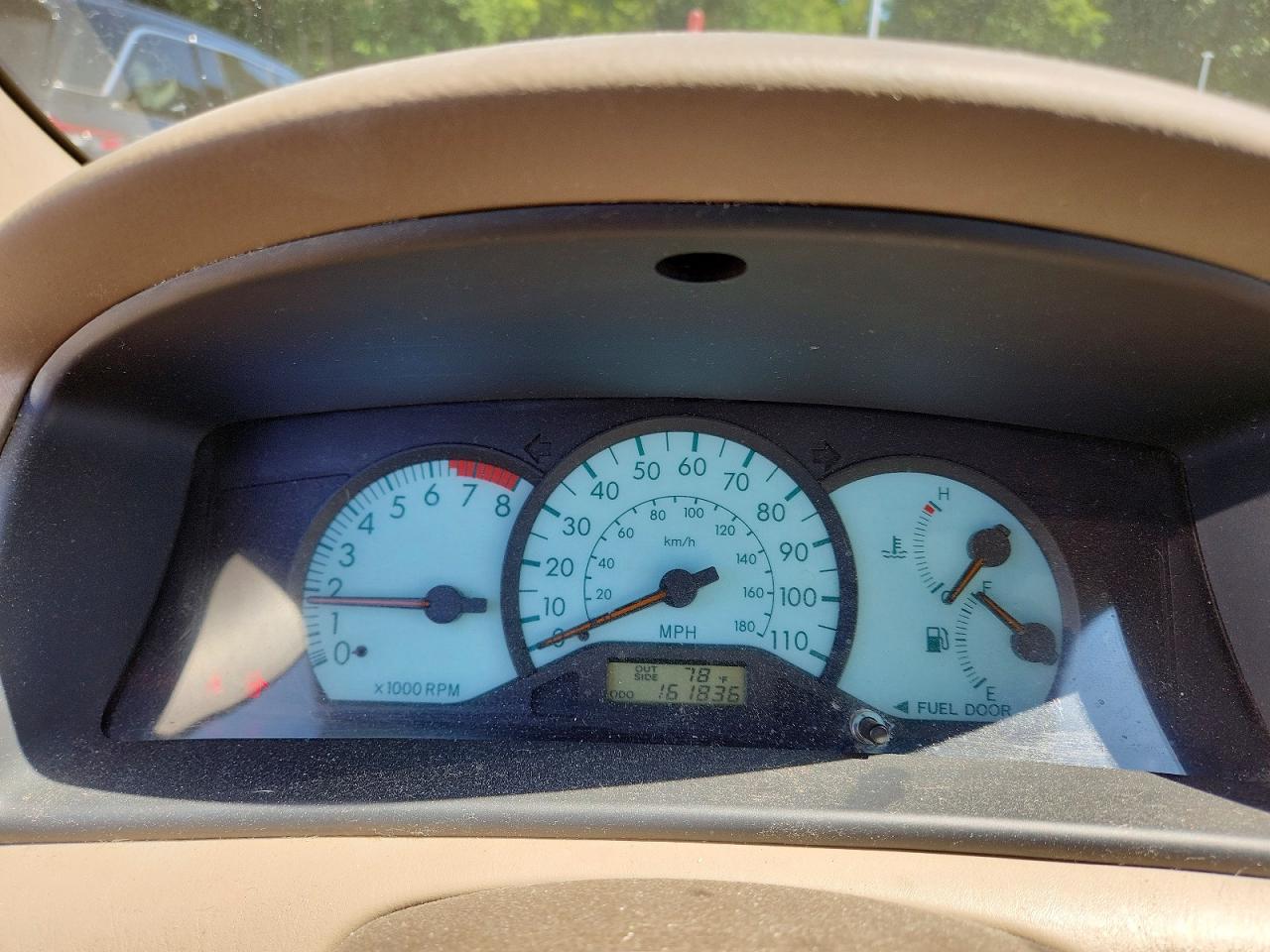 2004 Toyota Corolla Le Beige vin: 2T1BR32EX4C294012