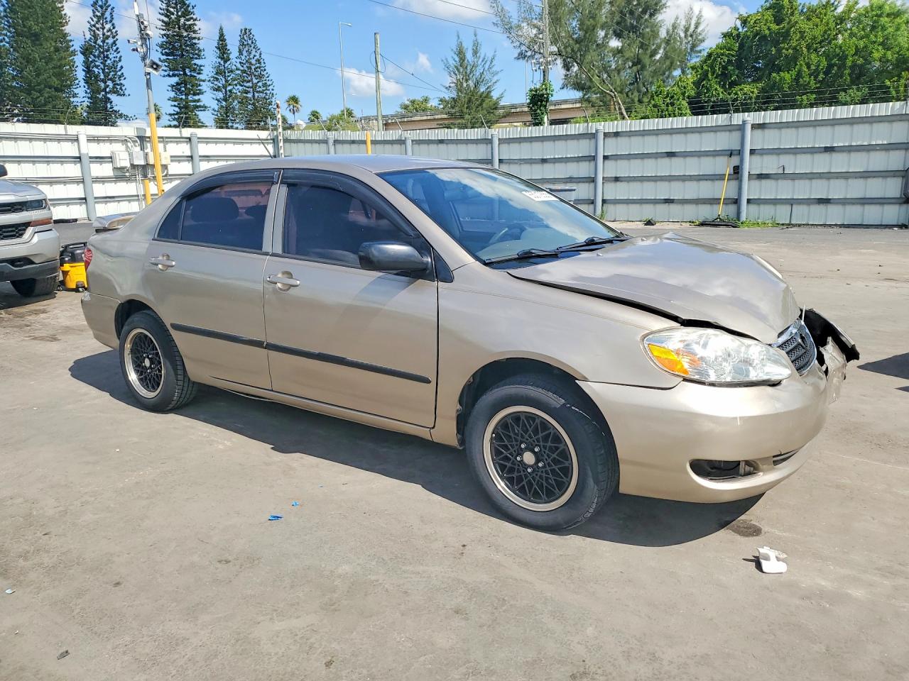 2005 Toyota Corolla Ce Gold vin: 2T1BR32EX5C329391