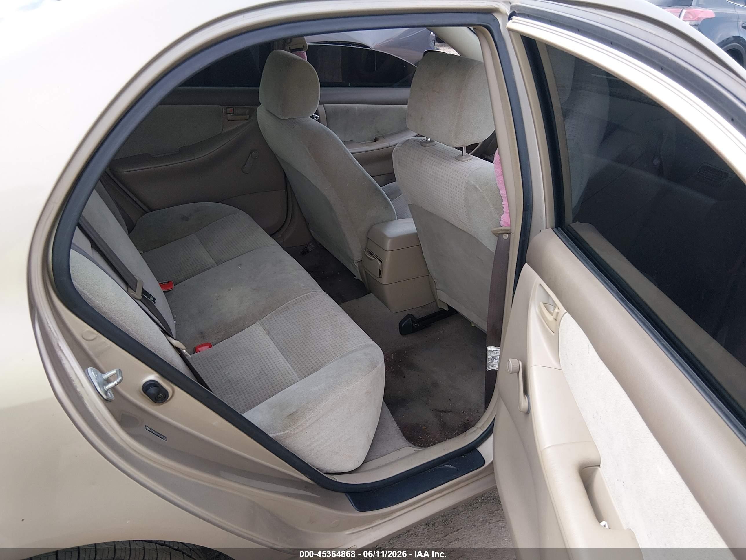 2005 Toyota Corolla Ce Gold vin: 2T1BR32EX5C425456