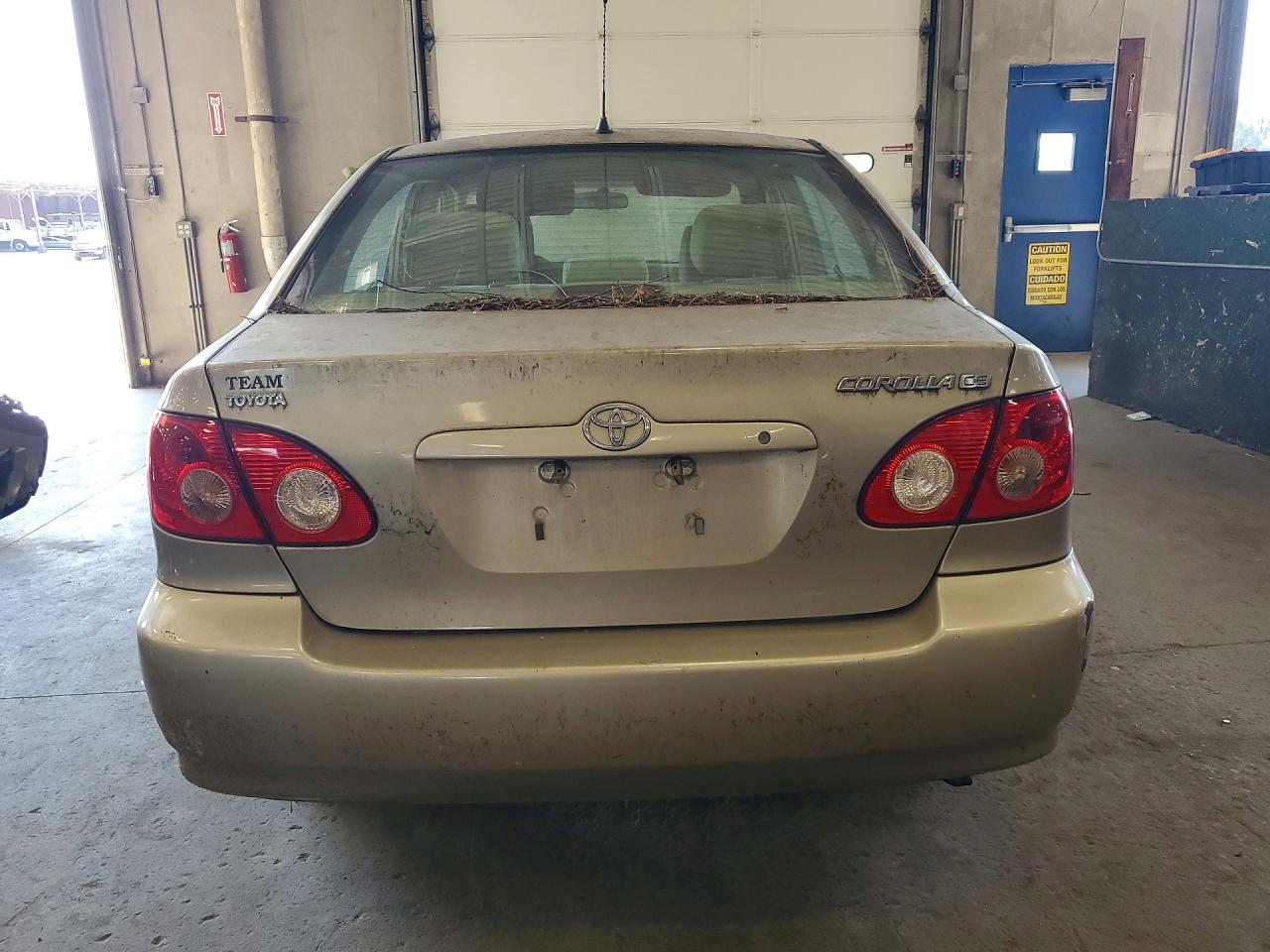 2005 Toyota Corolla Ce Tan vin: 2T1BR32EX5C480585