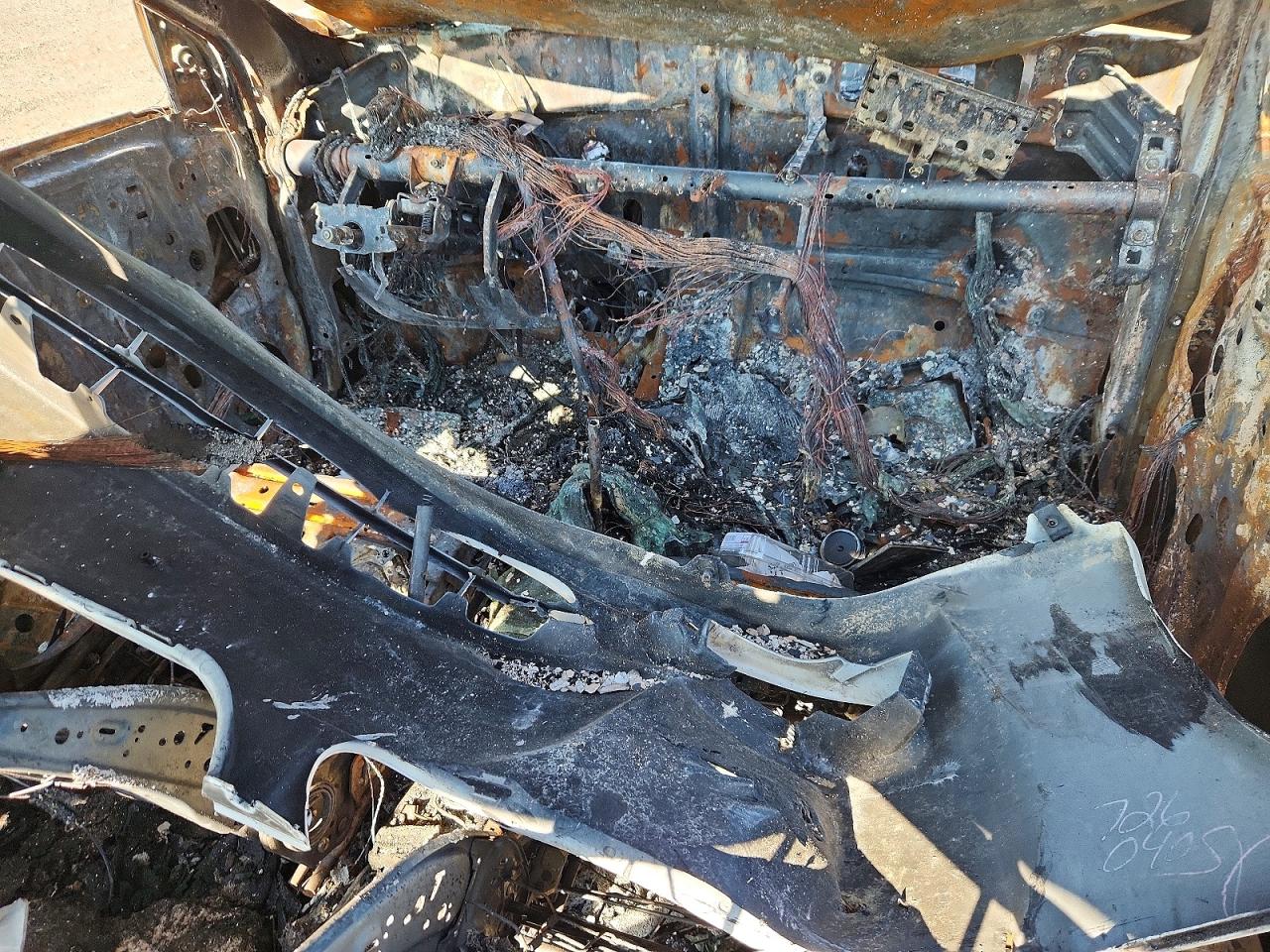 2005 Toyota Corolla Le Burn vin: 2T1BR32EX5C504772