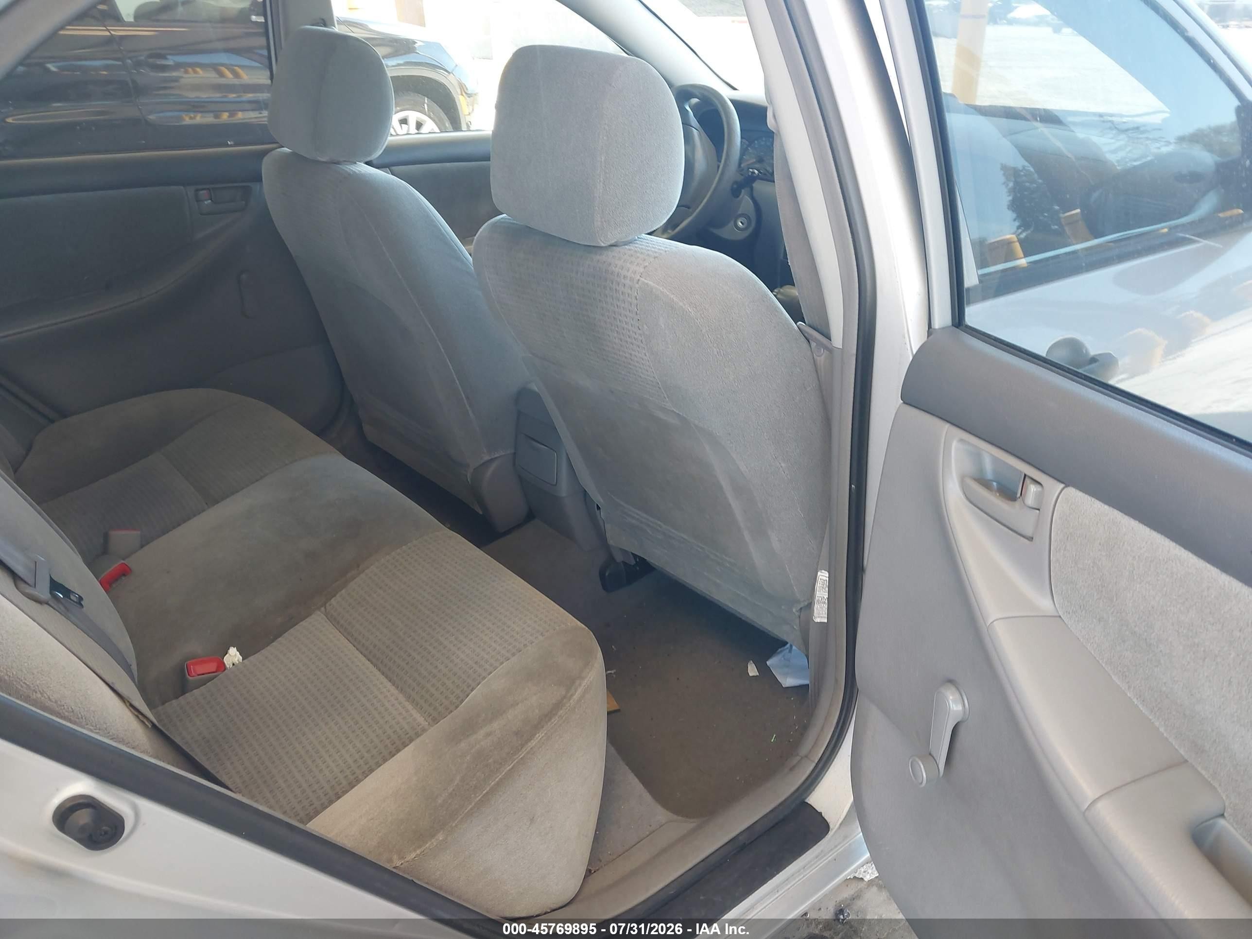 2005 Toyota Corolla Ce/le/s Silver vin: 2T1BR32EX5C864026
