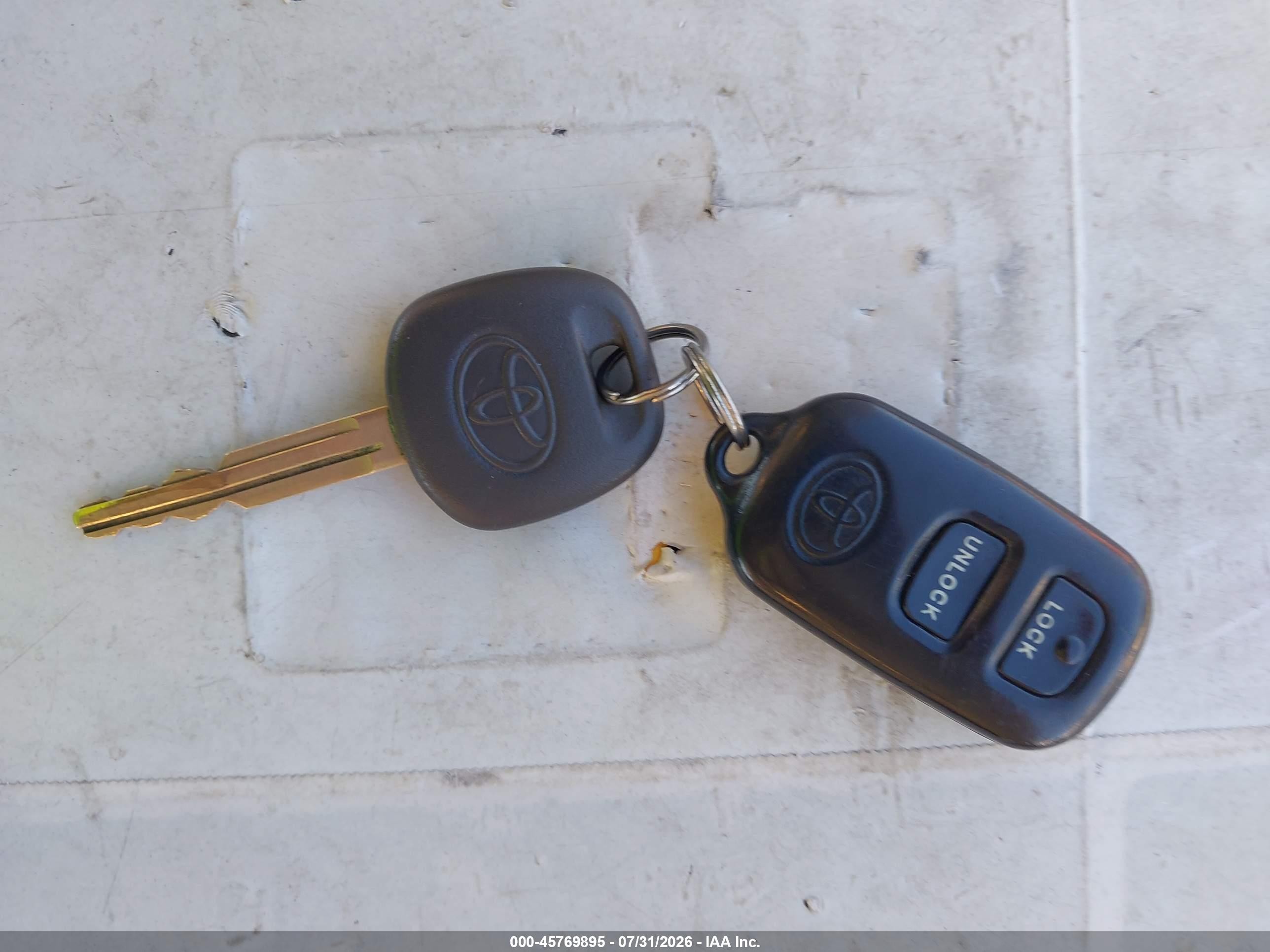 2005 Toyota Corolla Ce/le/s Silver vin: 2T1BR32EX5C864026