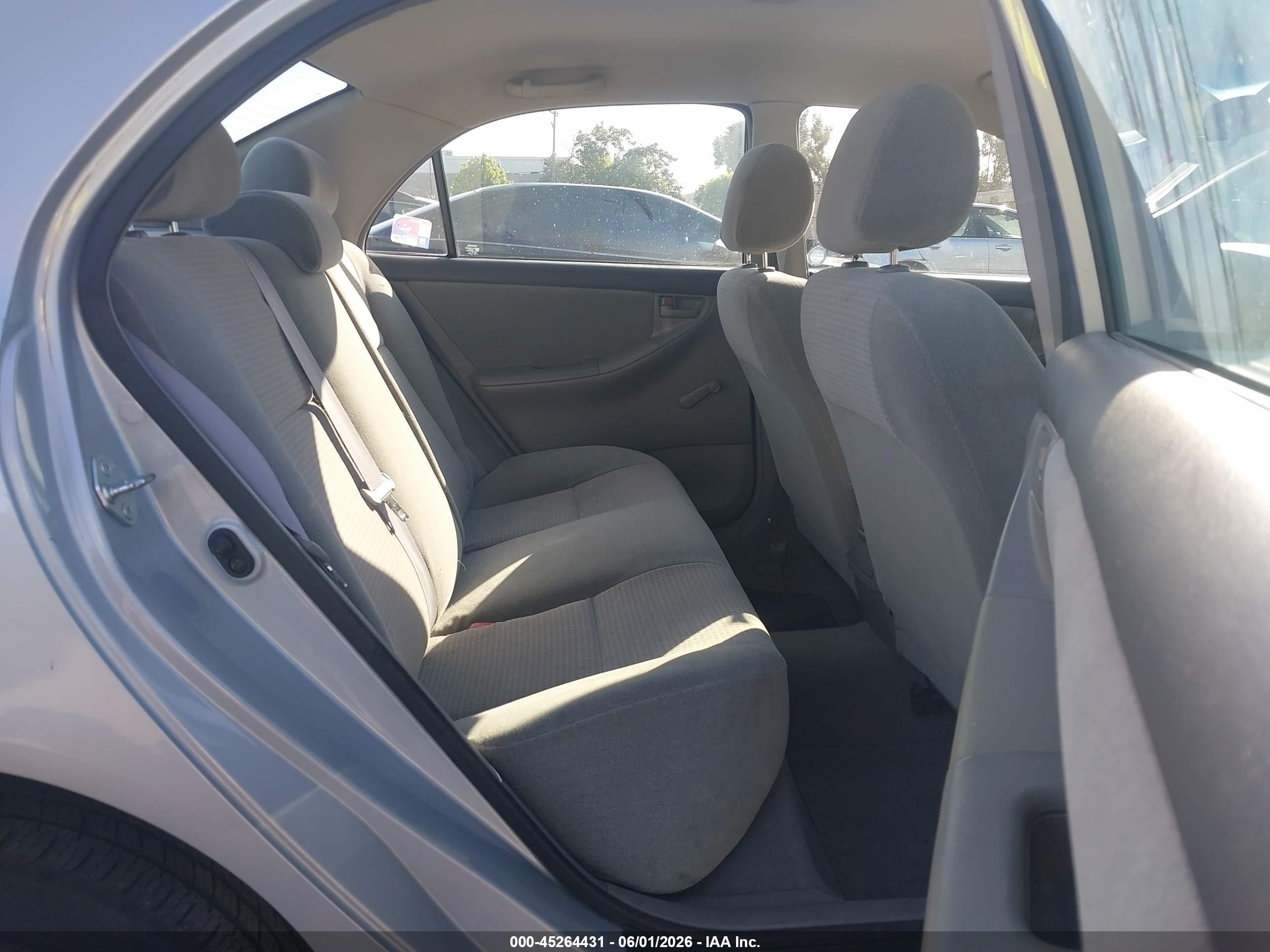 2008 Toyota Corolla Ce Silver vin: 2T1BR32EX8C872079