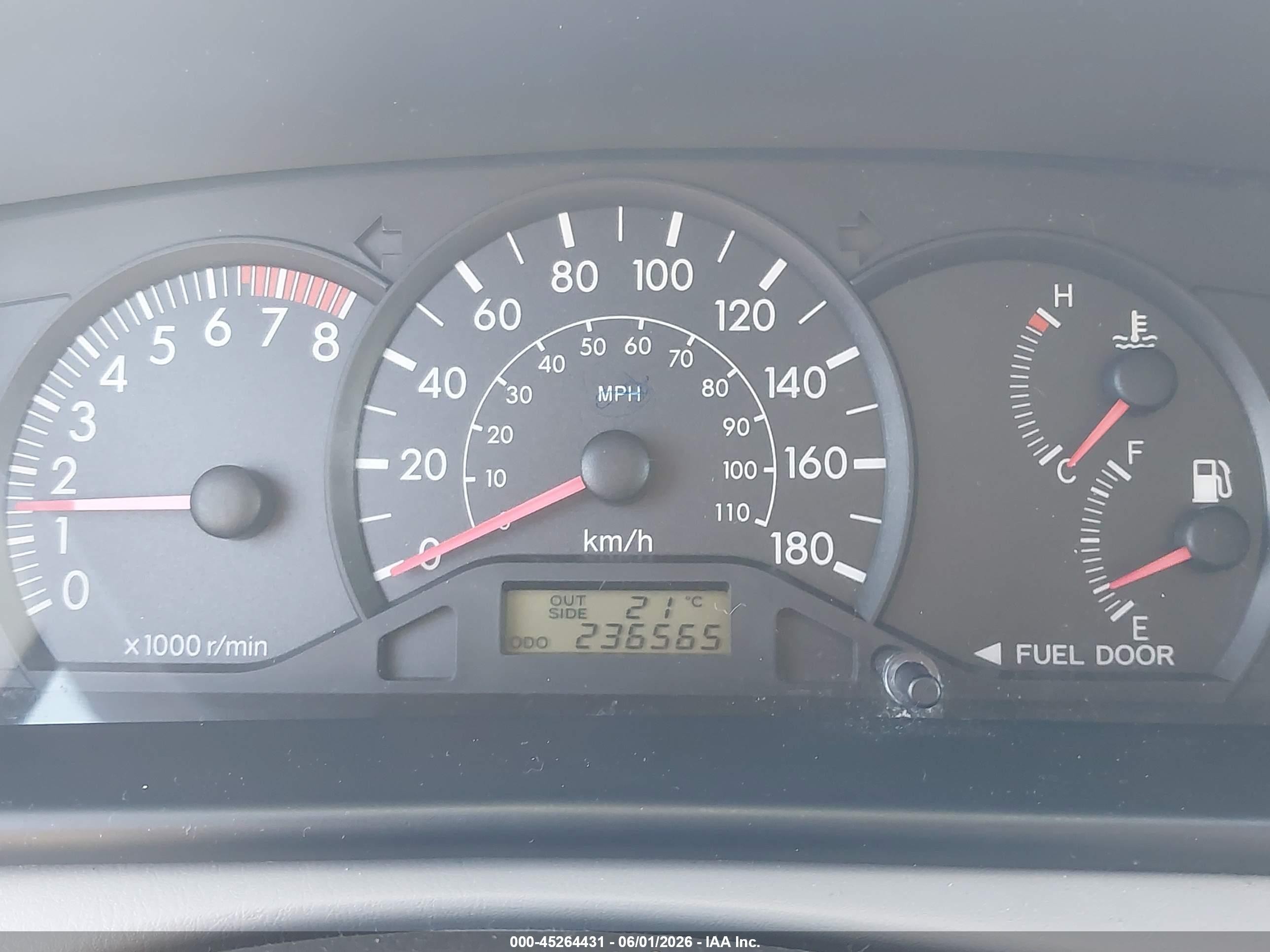 2008 Toyota Corolla Ce Silver vin: 2T1BR32EX8C872079