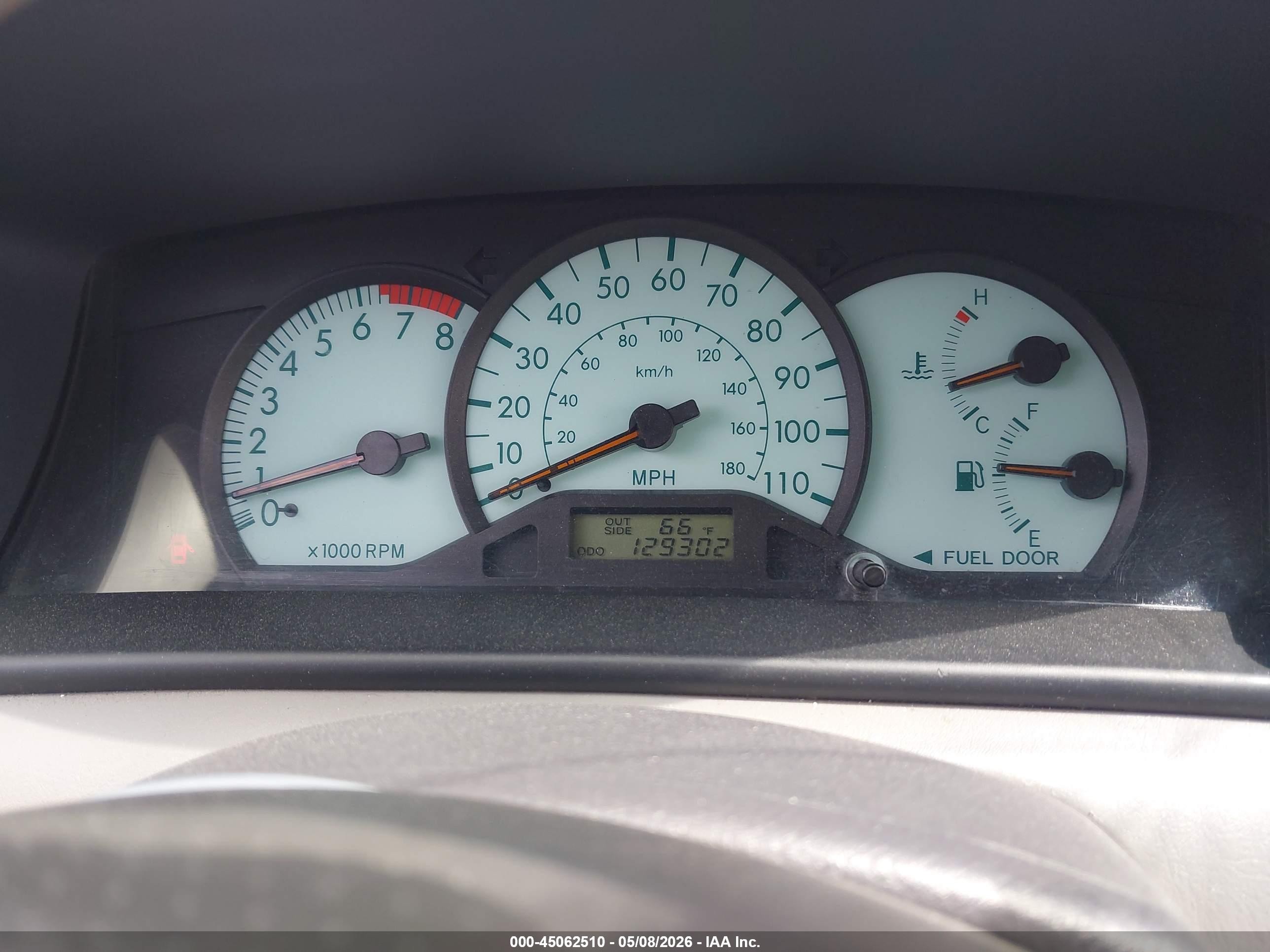 2004 Toyota Corolla Le Silver vin: 2T1BR38E04C193147