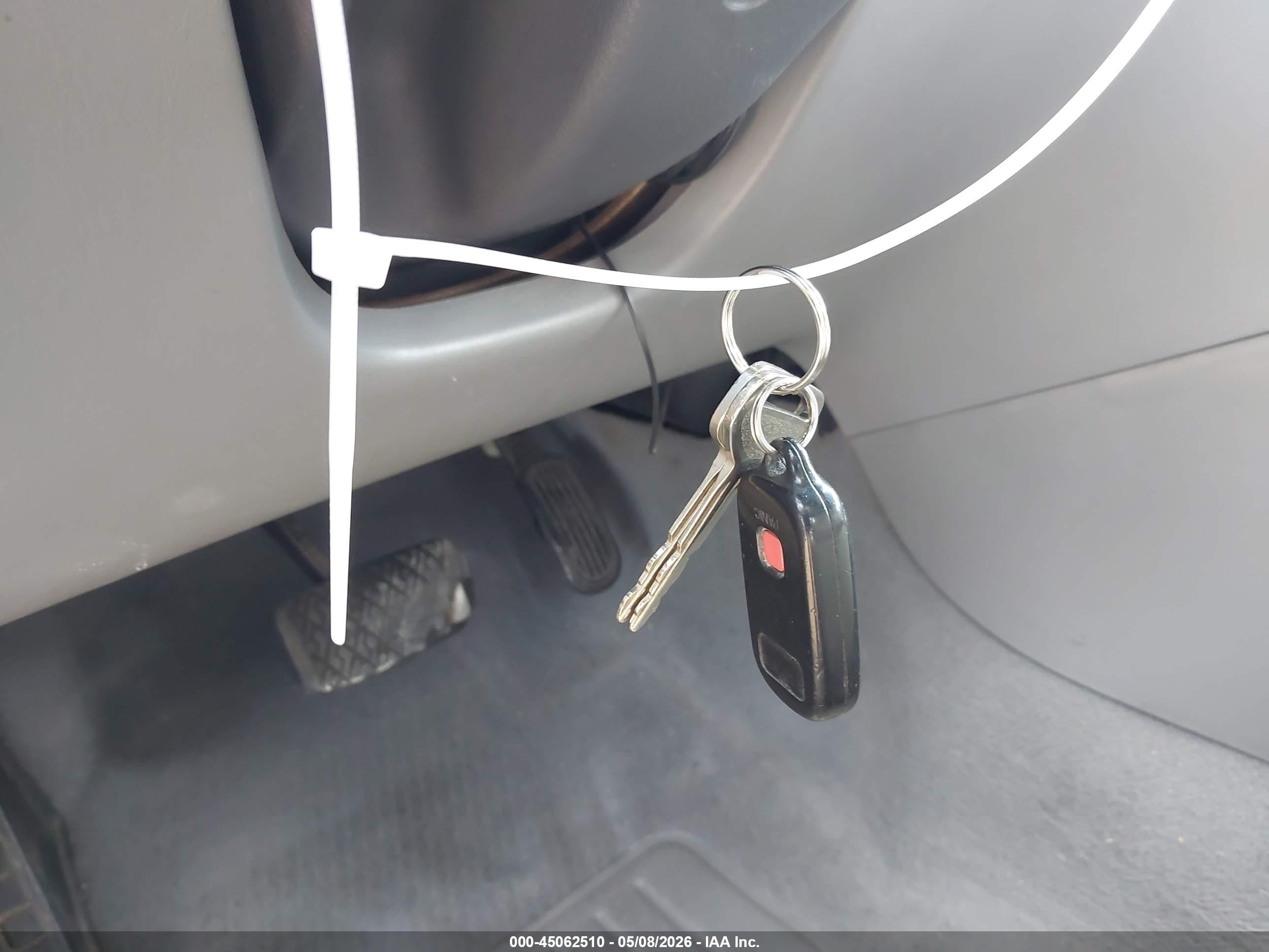 2004 Toyota Corolla Le Silver vin: 2T1BR38E04C193147