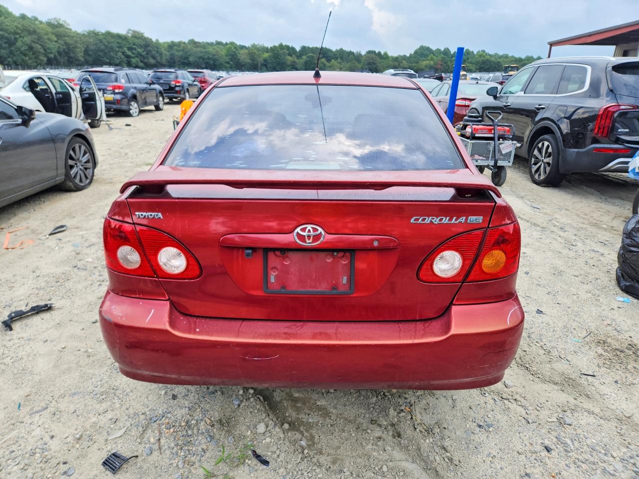 2004 Toyota Corolla Le Red vin: 2T1BR38E04C262743