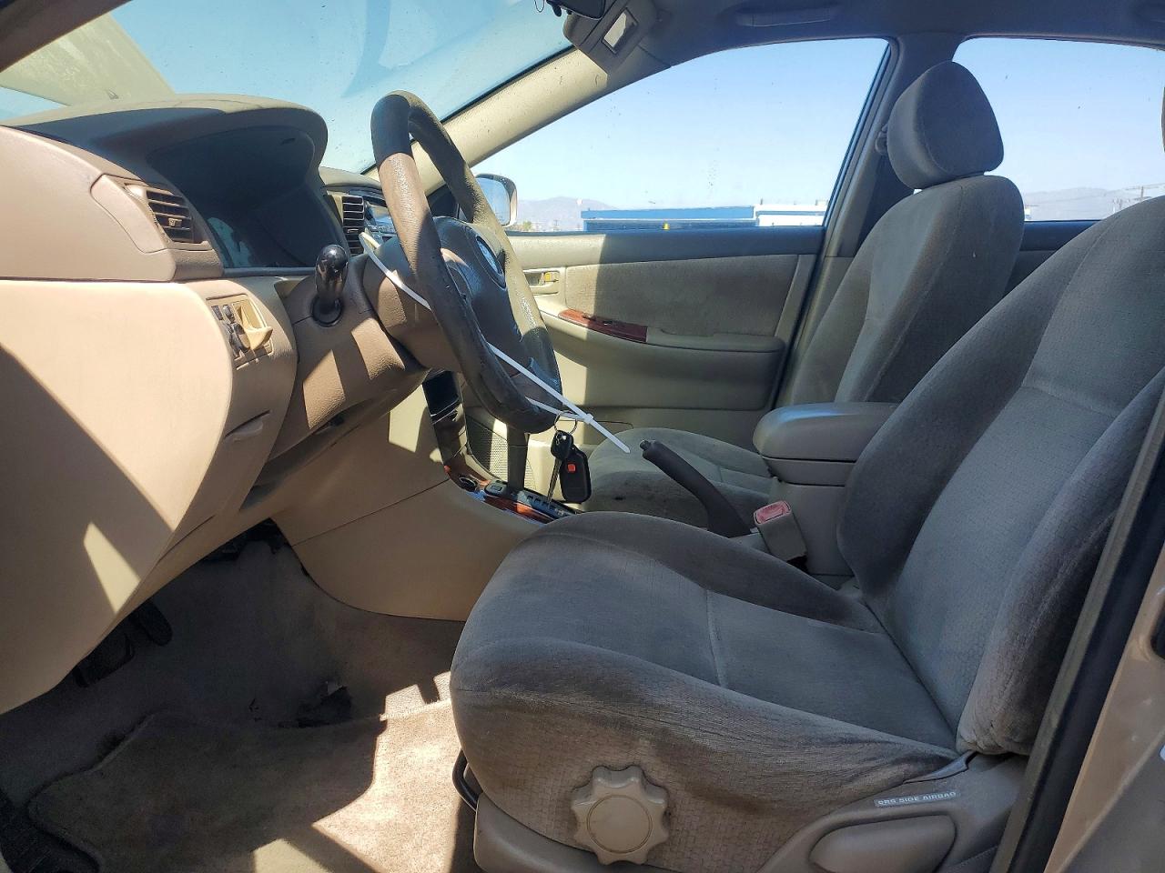 2004 Toyota Corolla Le Beige vin: 2T1BR38E14C170413