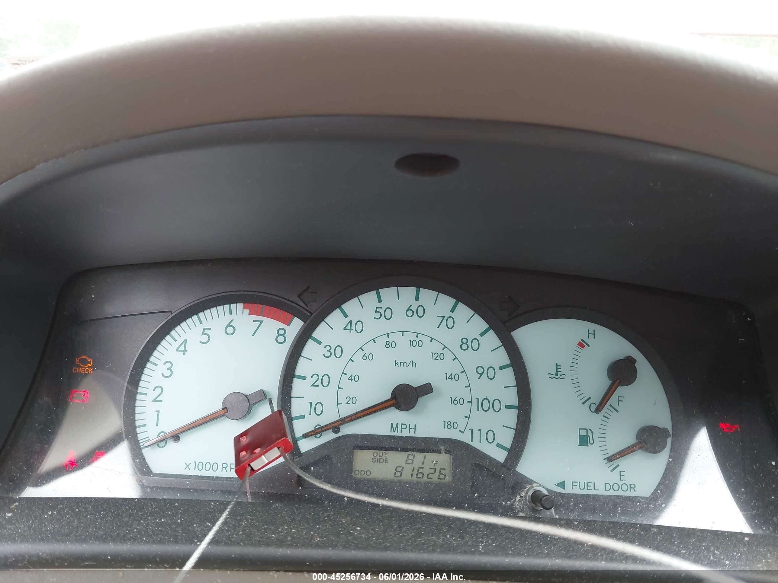 2004 Toyota Corolla Le Red vin: 2T1BR38E34C301678