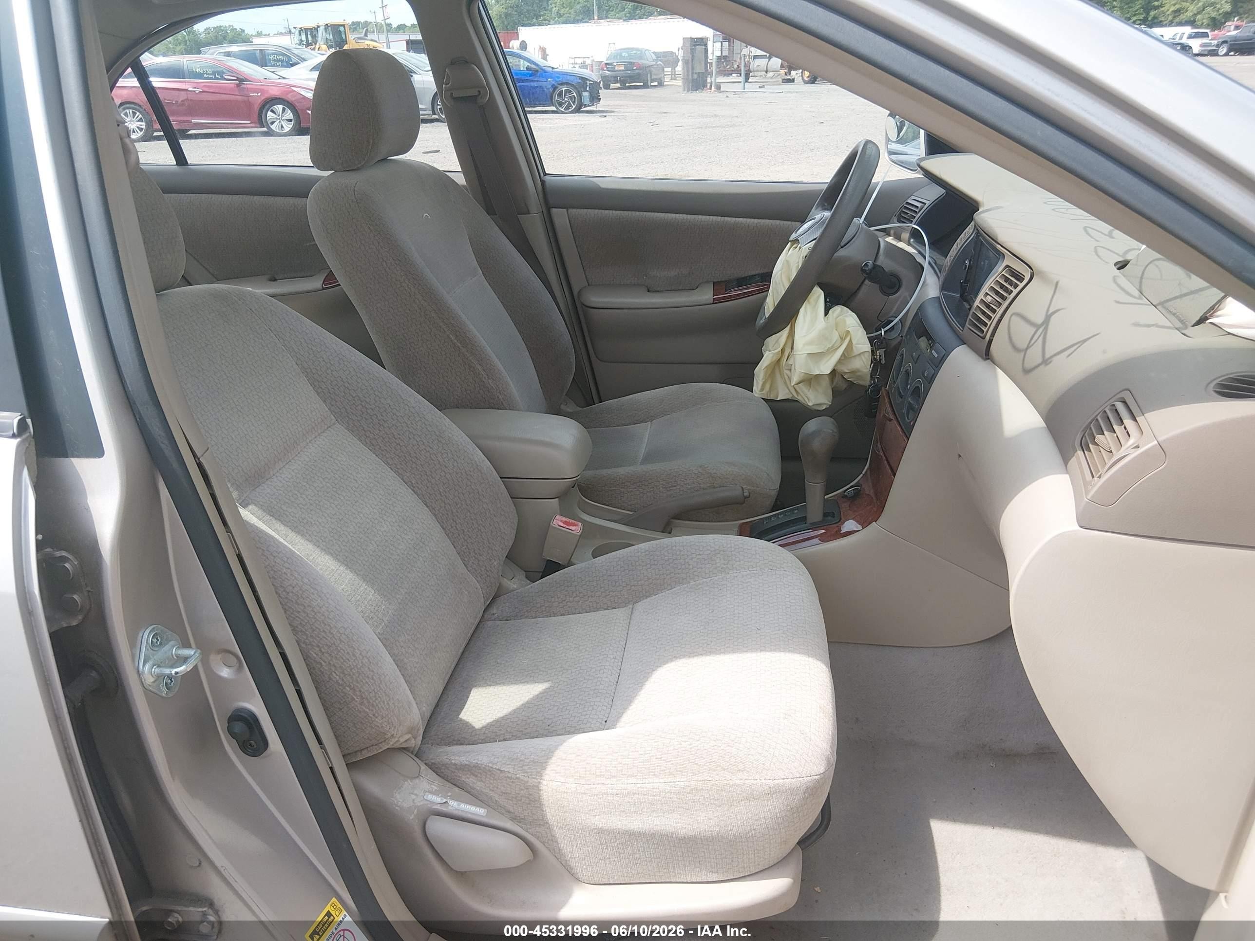 2003 Toyota Corolla Le Gold vin: 2T1BR38E43C134861