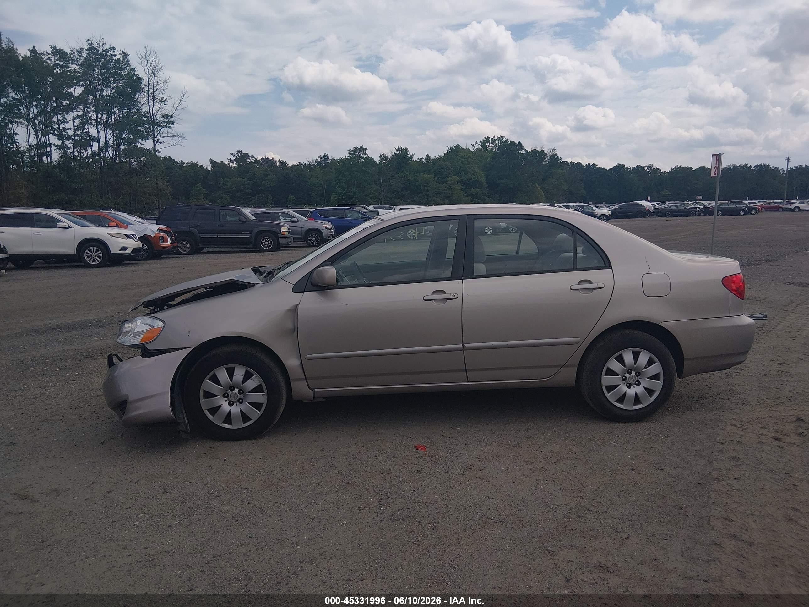 2003 Toyota Corolla Le Gold vin: 2T1BR38E43C134861