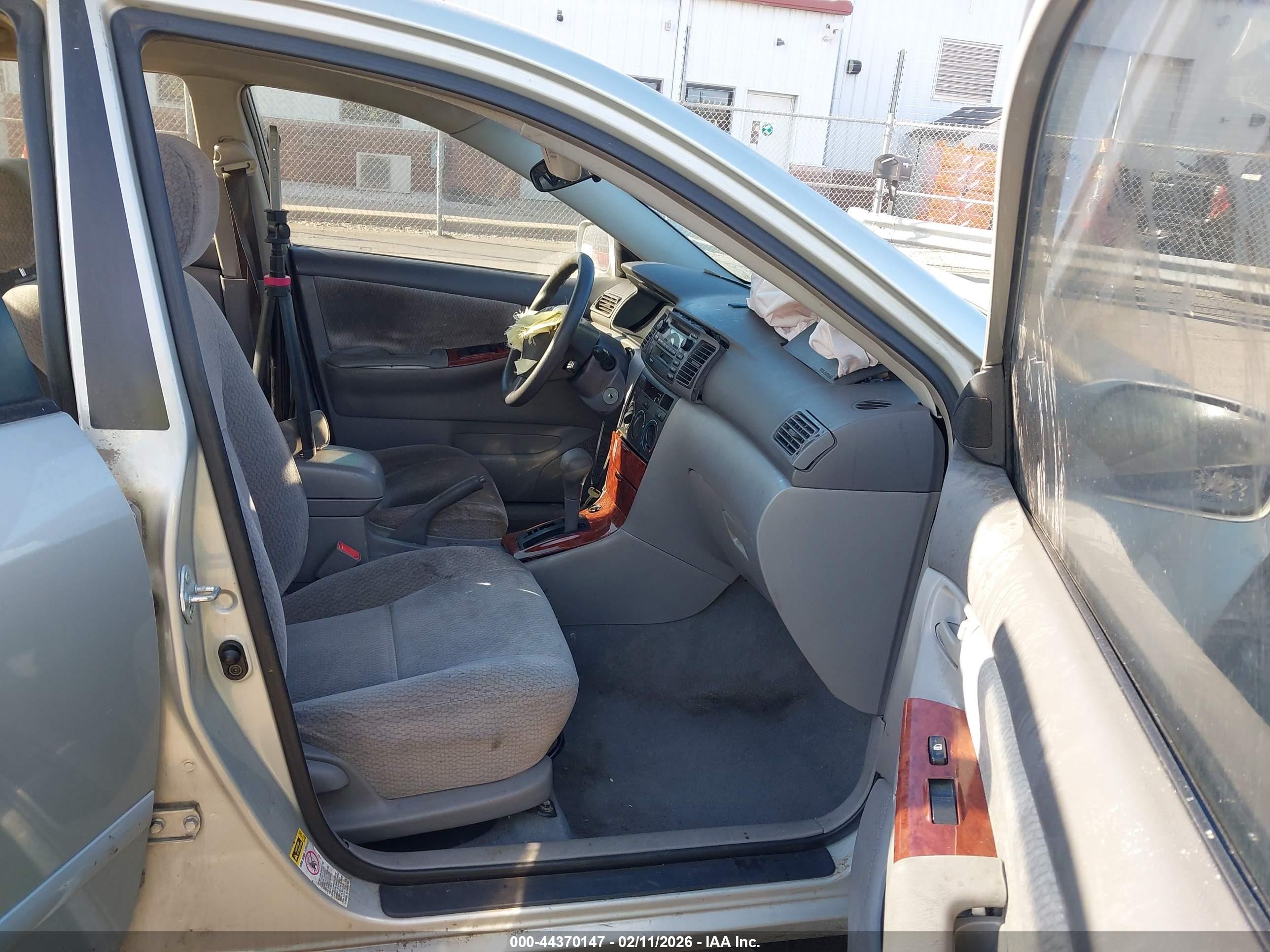 2003 Toyota Corolla Le Silver vin: 2T1BR38E63C007089