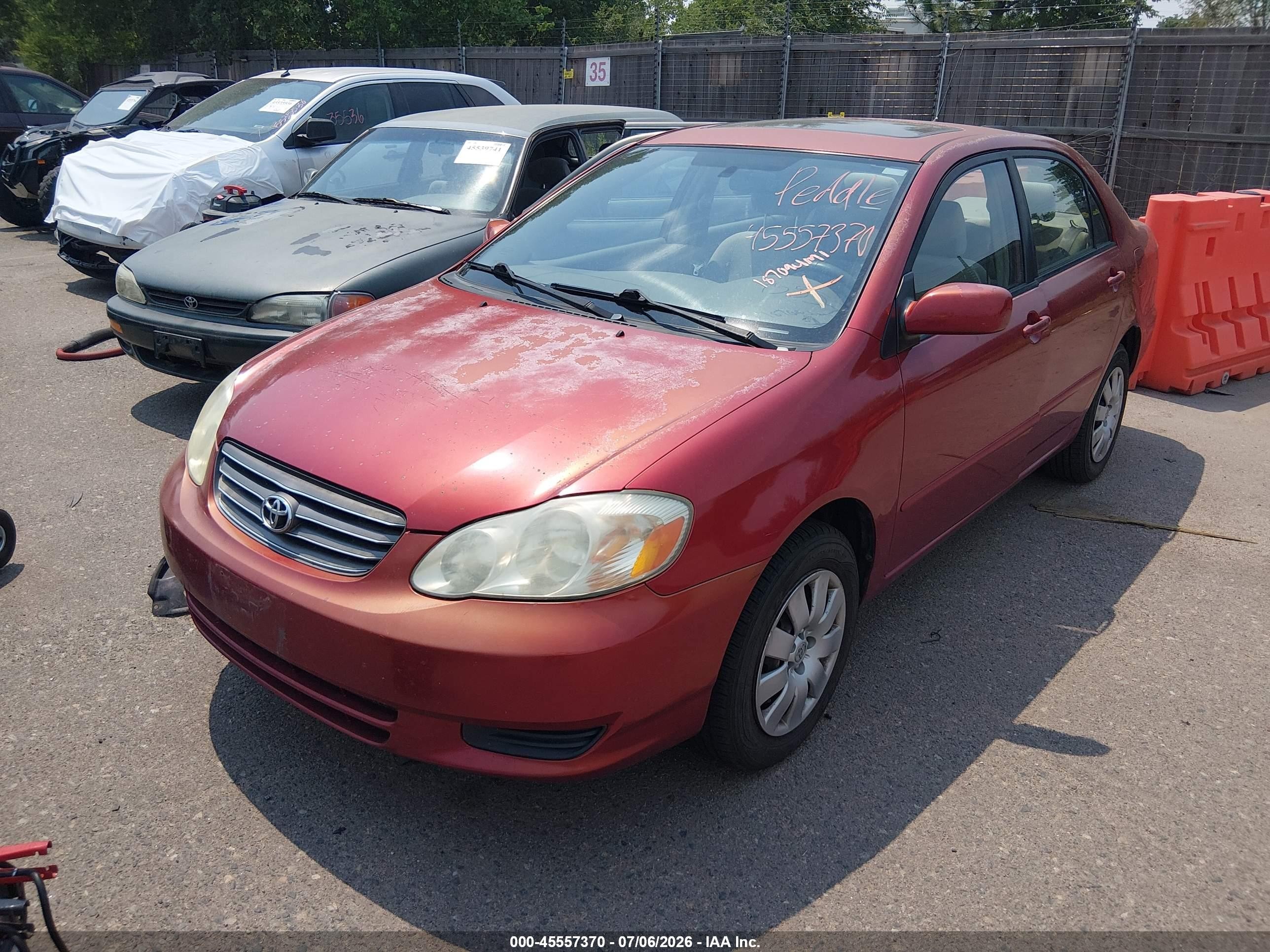 2003 Toyota Corolla Le Красный vin: 2T1BR38E83C095272