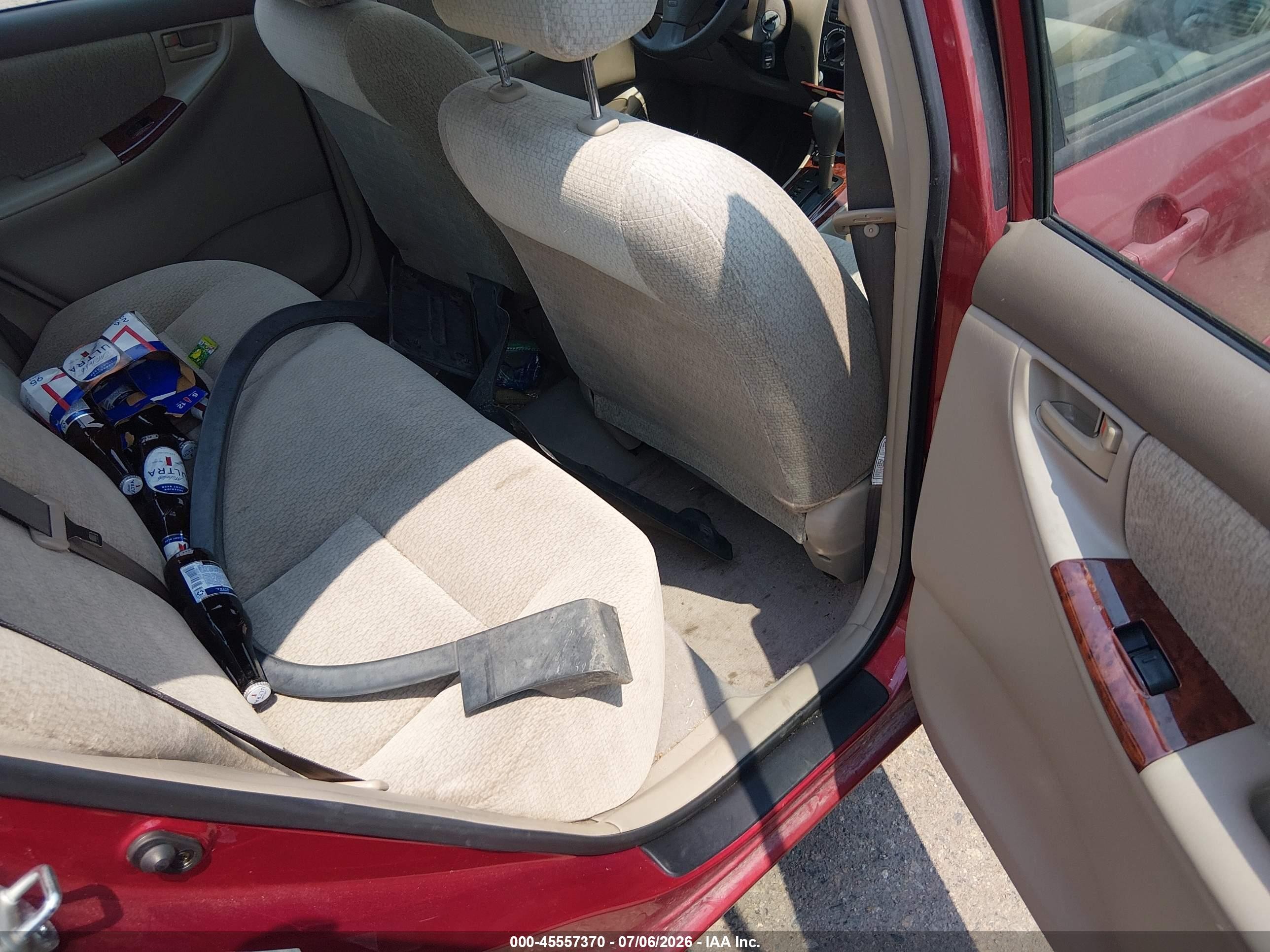 2003 Toyota Corolla Le Красный vin: 2T1BR38E83C095272