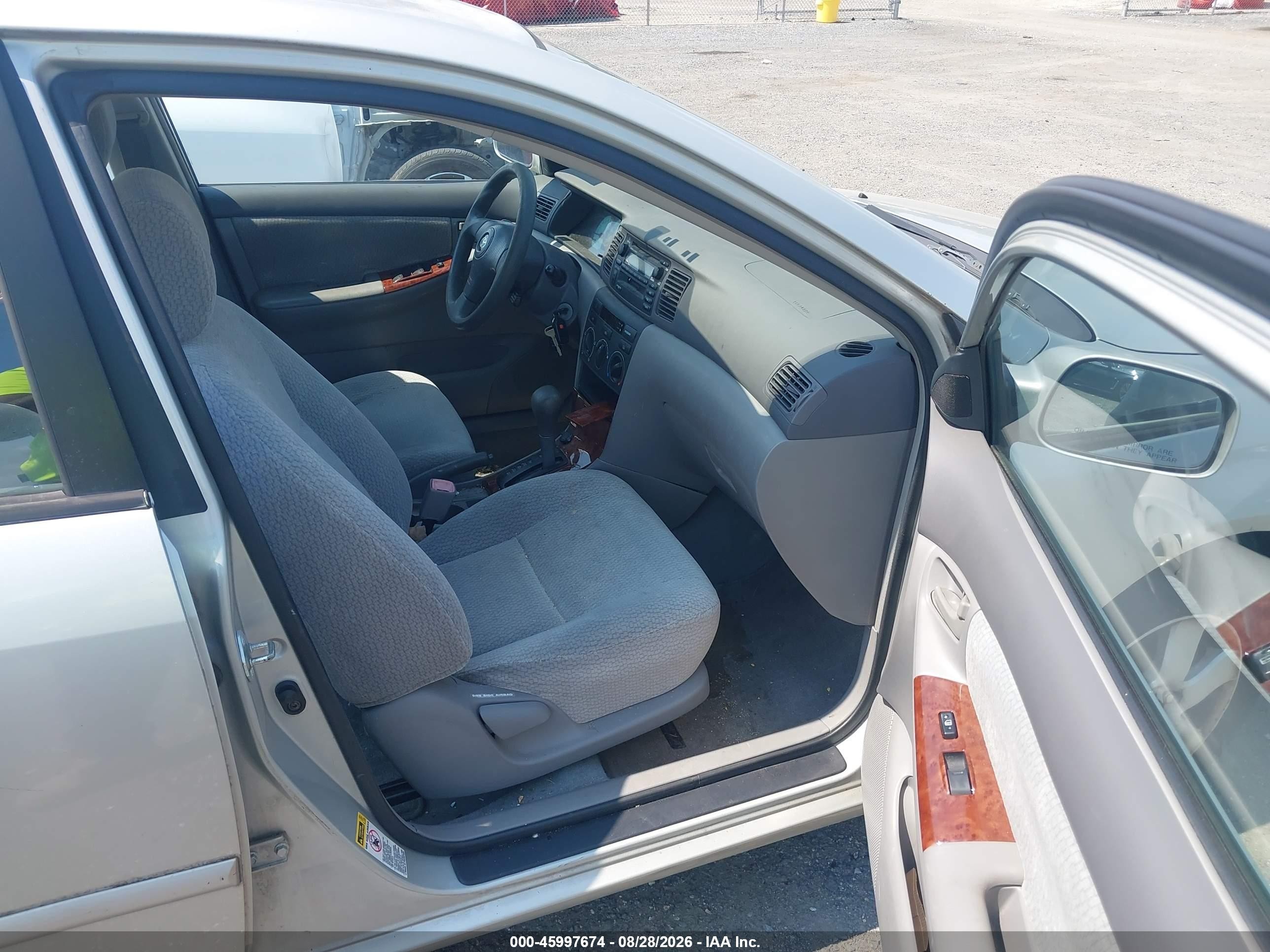 2004 Toyota Corolla Le Silver vin: 2T1BR38E84C303555