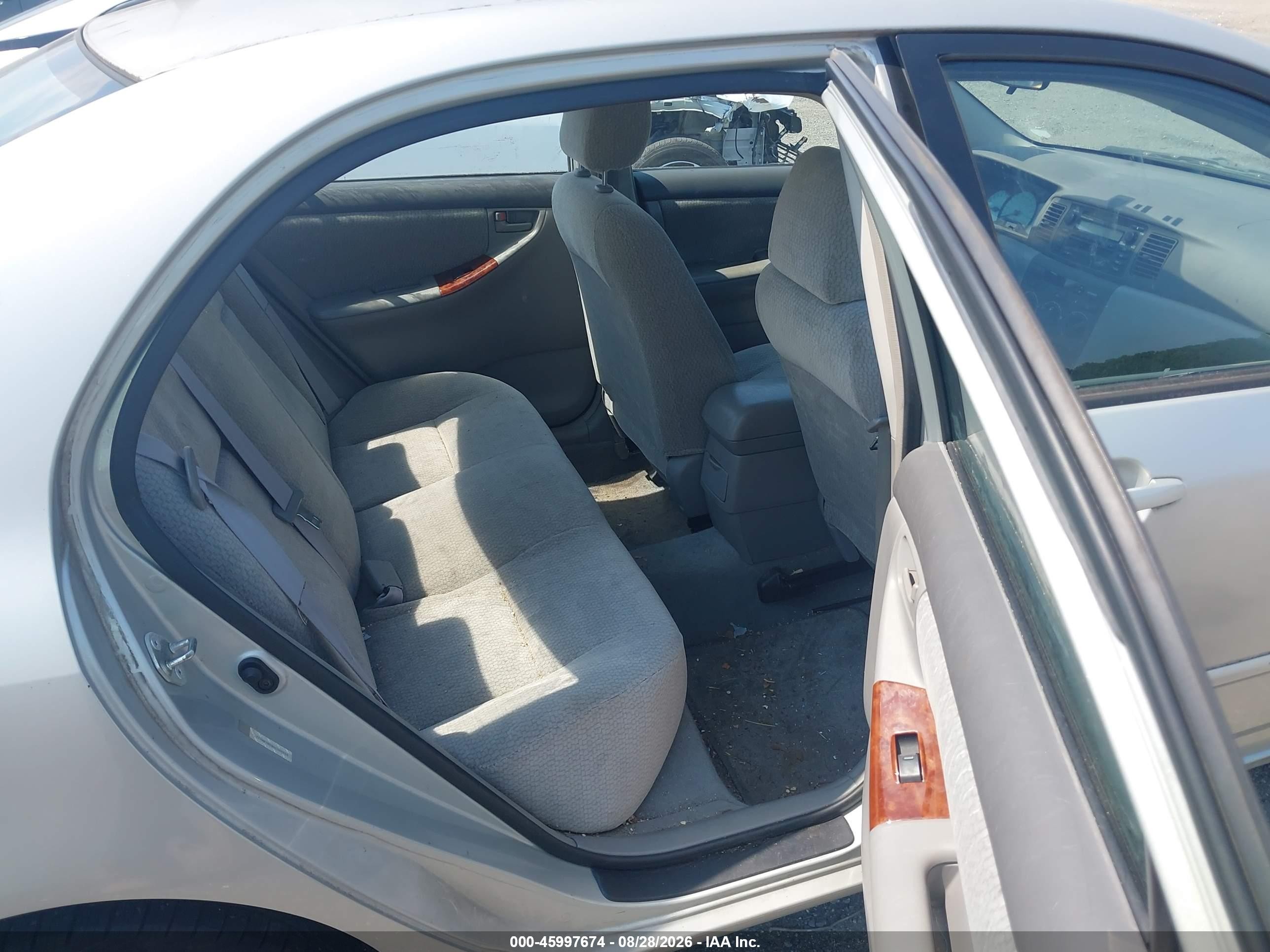 2004 Toyota Corolla Le Silver vin: 2T1BR38E84C303555