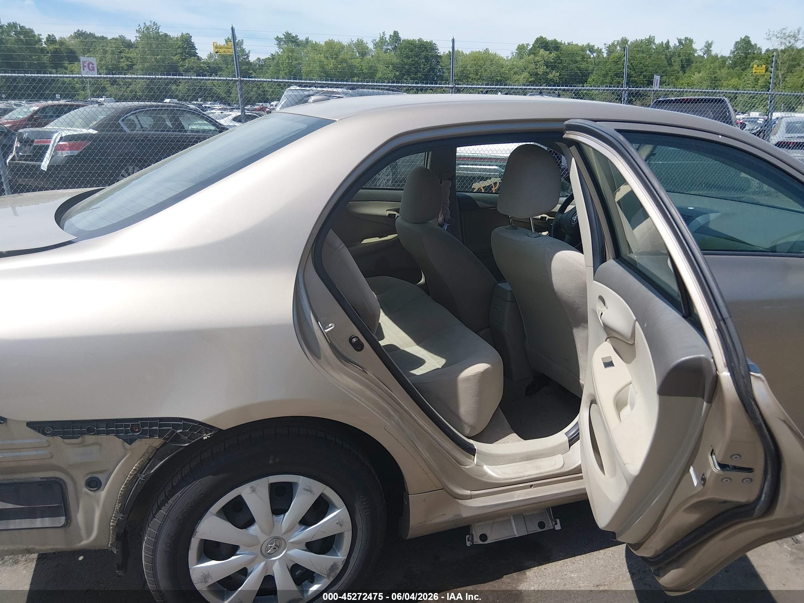 2009 Toyota Corolla Le Gold vin: 2T1BU40E09C029940