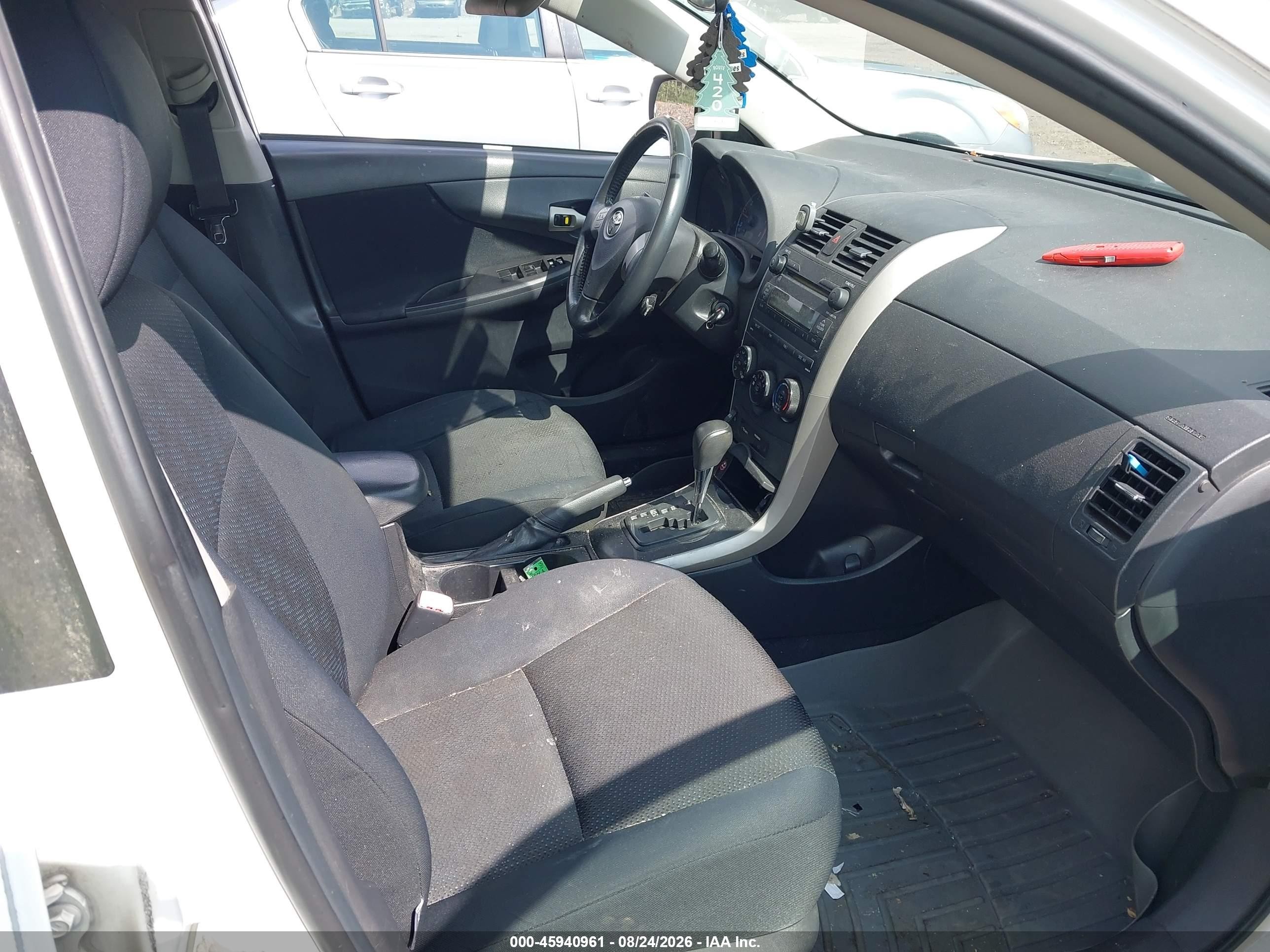 2009 Toyota Corolla S White vin: 2T1BU40E09C110405