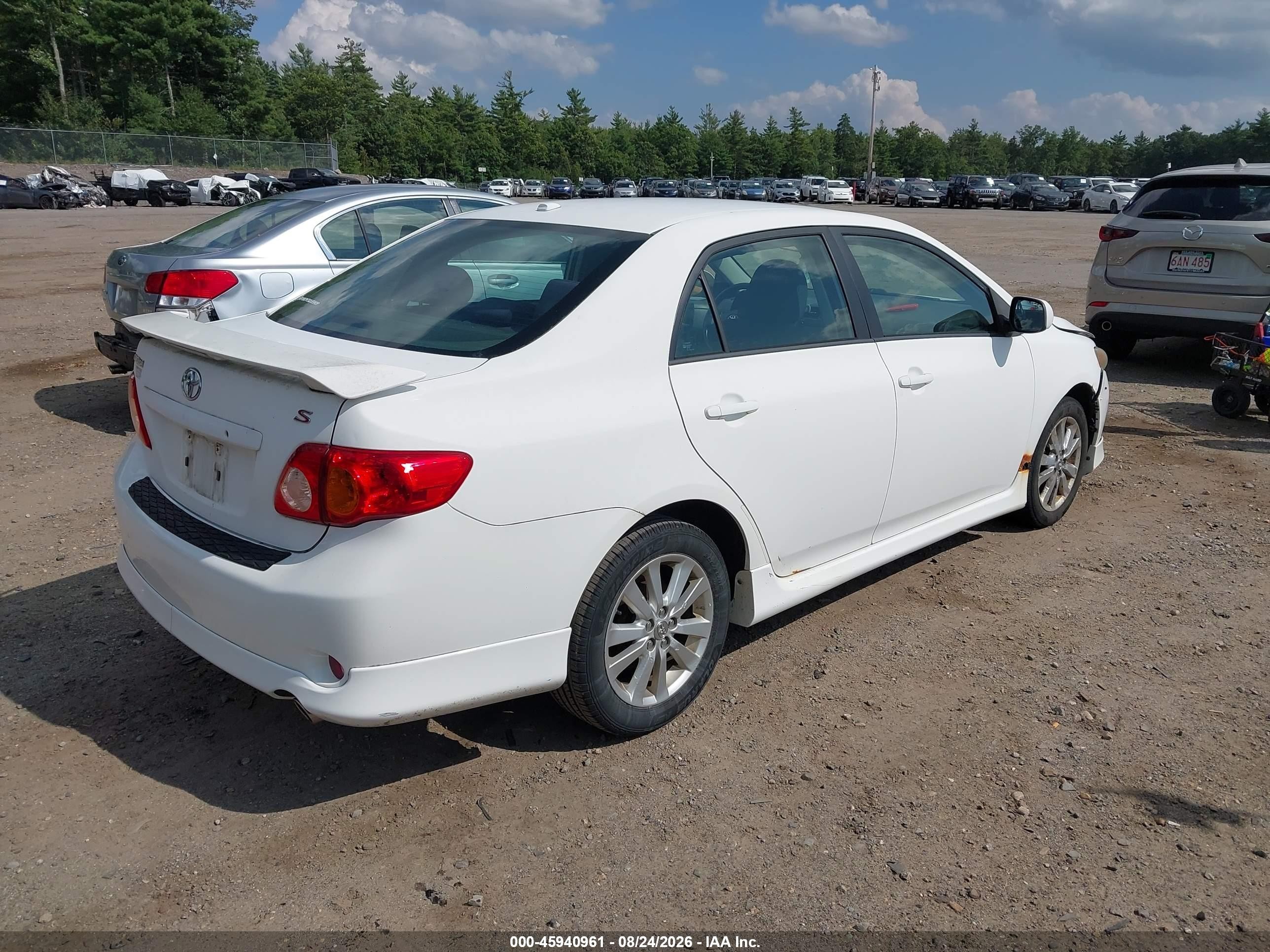 2009 Toyota Corolla S White vin: 2T1BU40E09C110405