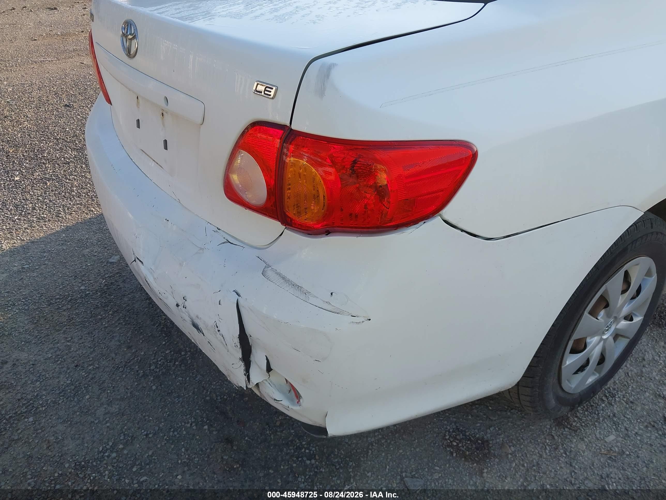 2009 Toyota Corolla Le White vin: 2T1BU40E09C172435