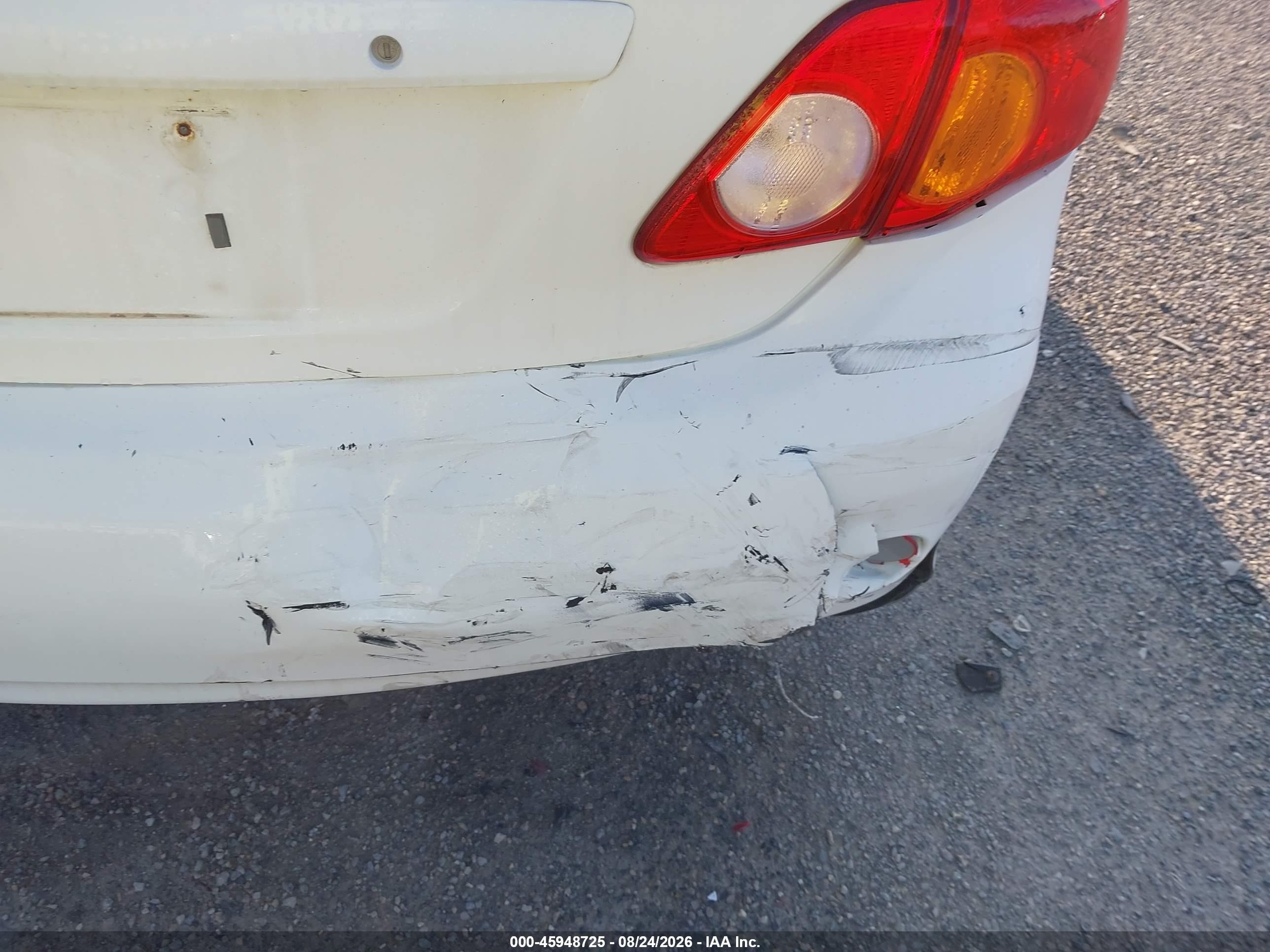 2009 Toyota Corolla Le White vin: 2T1BU40E09C172435