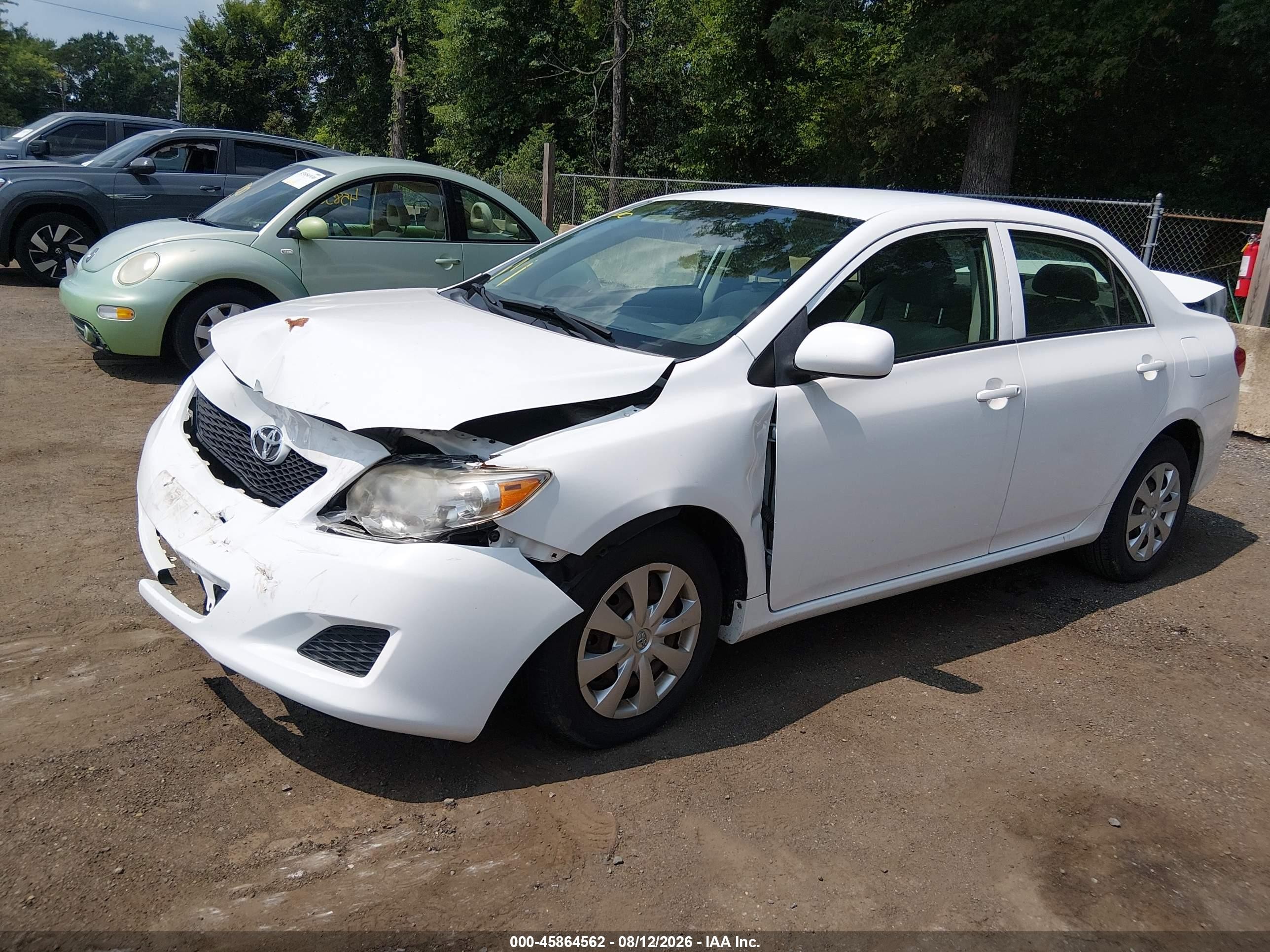 2009 Toyota Corolla Le White vin: 2T1BU40E09C178428