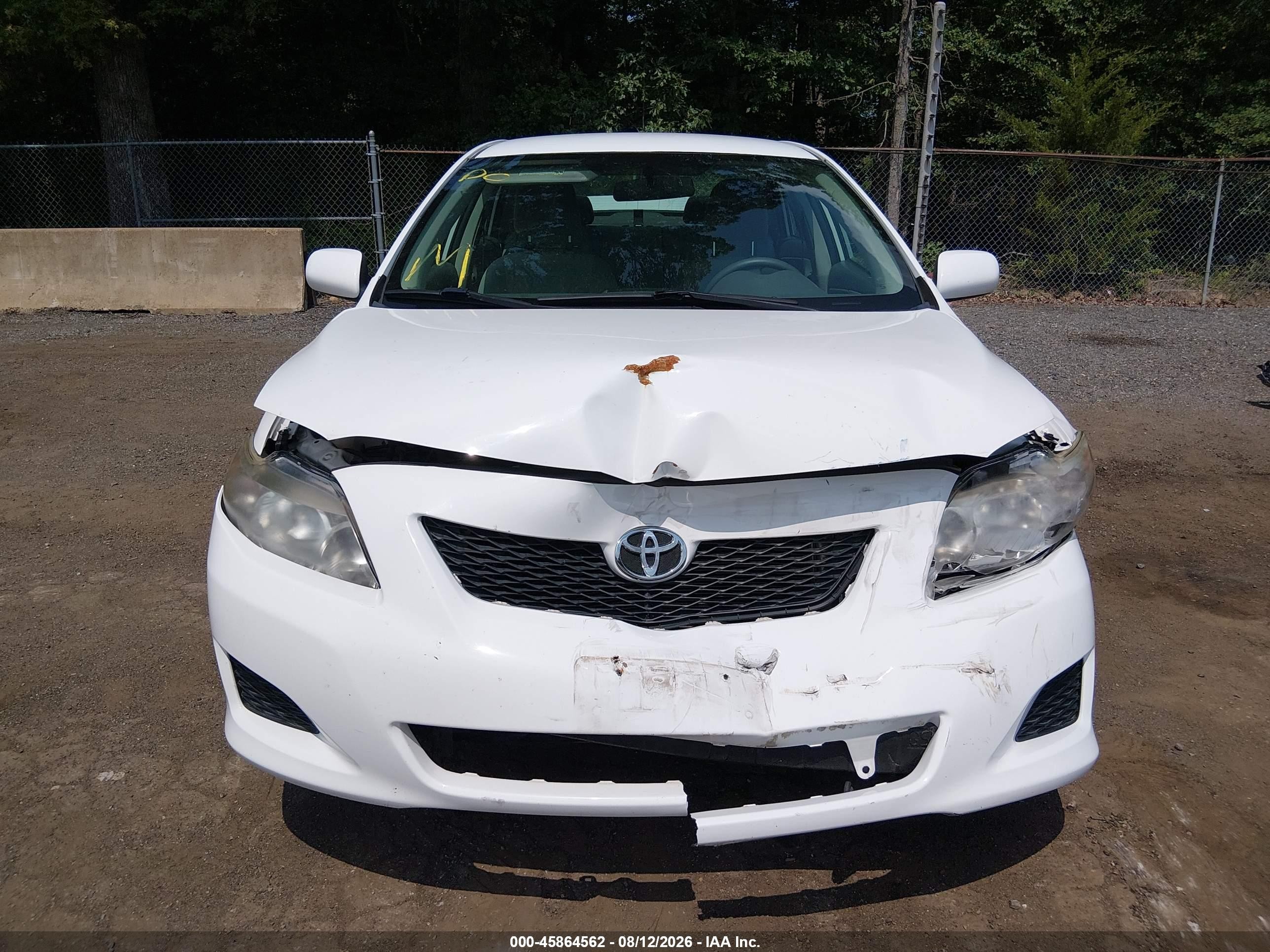 2009 Toyota Corolla Le White vin: 2T1BU40E09C178428