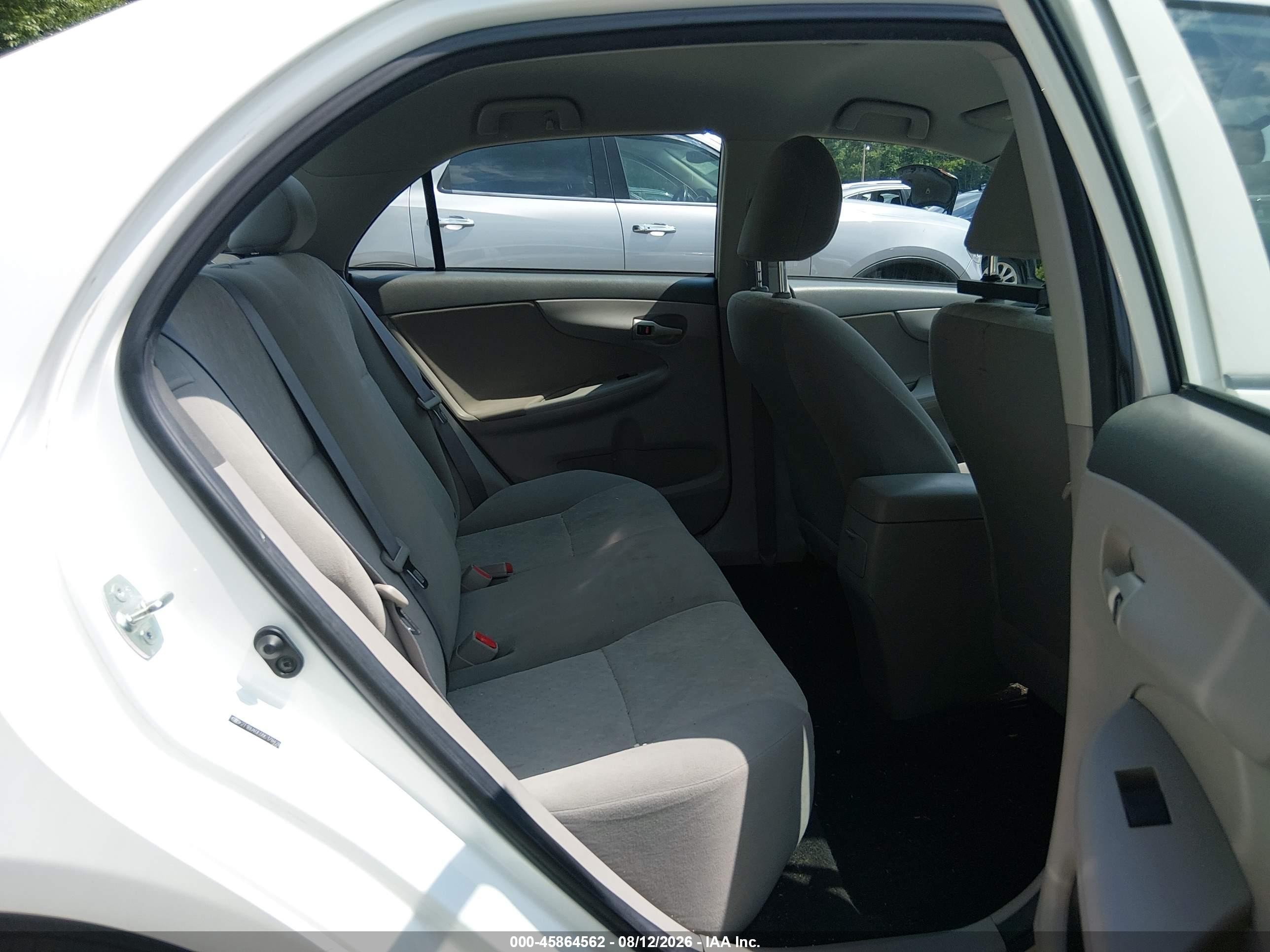 2009 Toyota Corolla Le White vin: 2T1BU40E09C178428