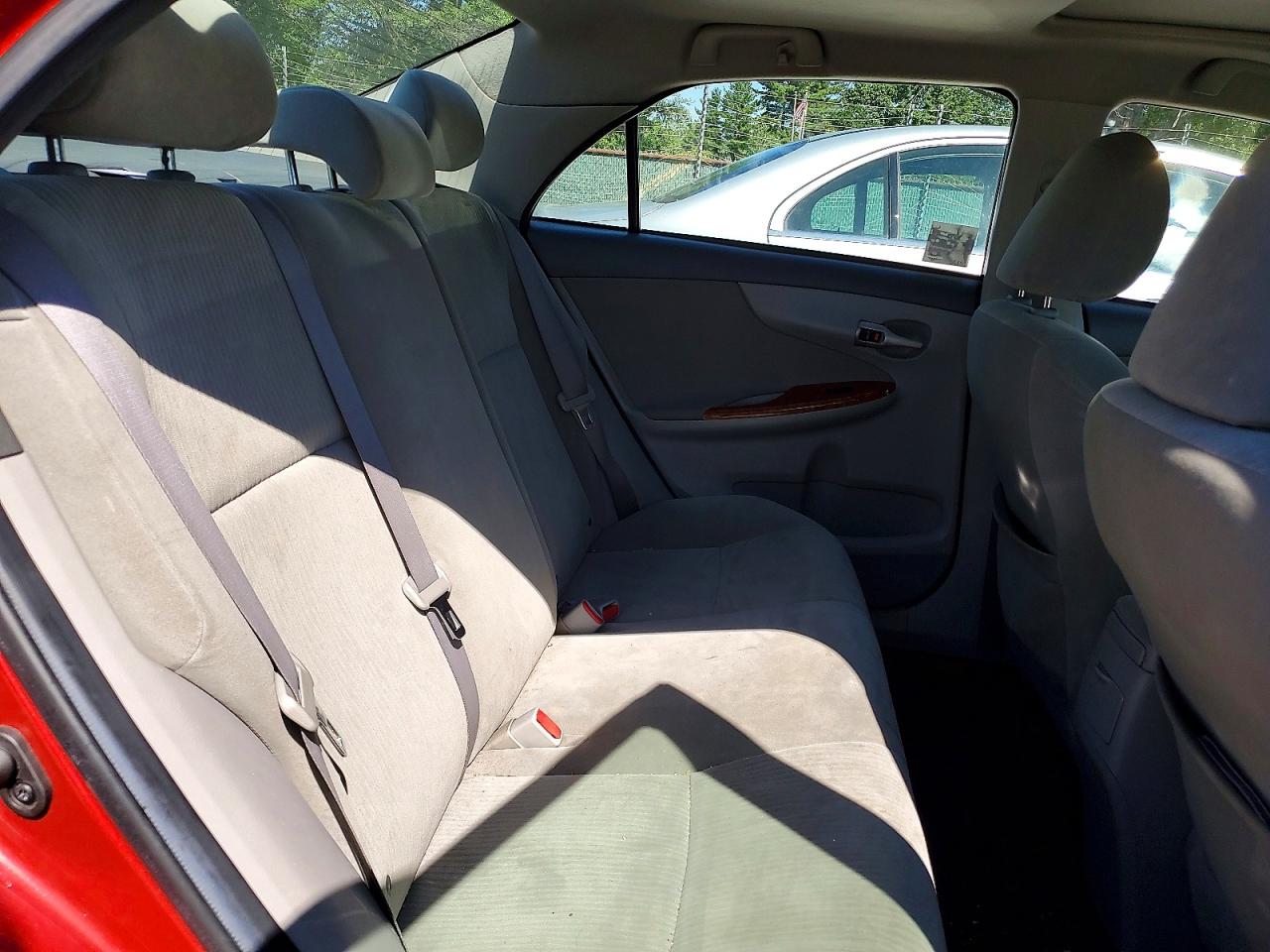 2009 Toyota Corolla Base Red vin: 2T1BU40E19C058024