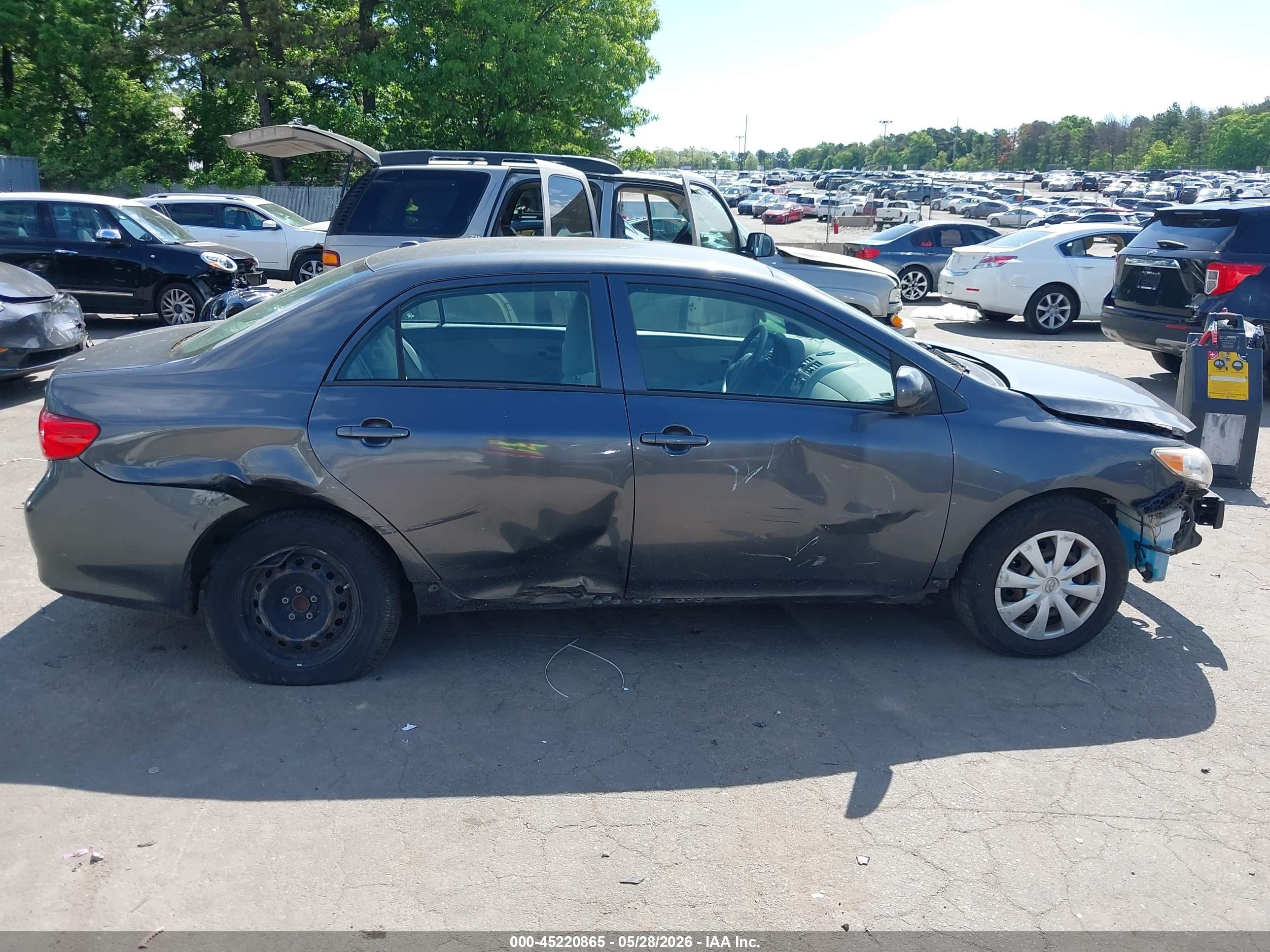 2009 Toyota Corolla Le Gray vin: 2T1BU40E19C183914