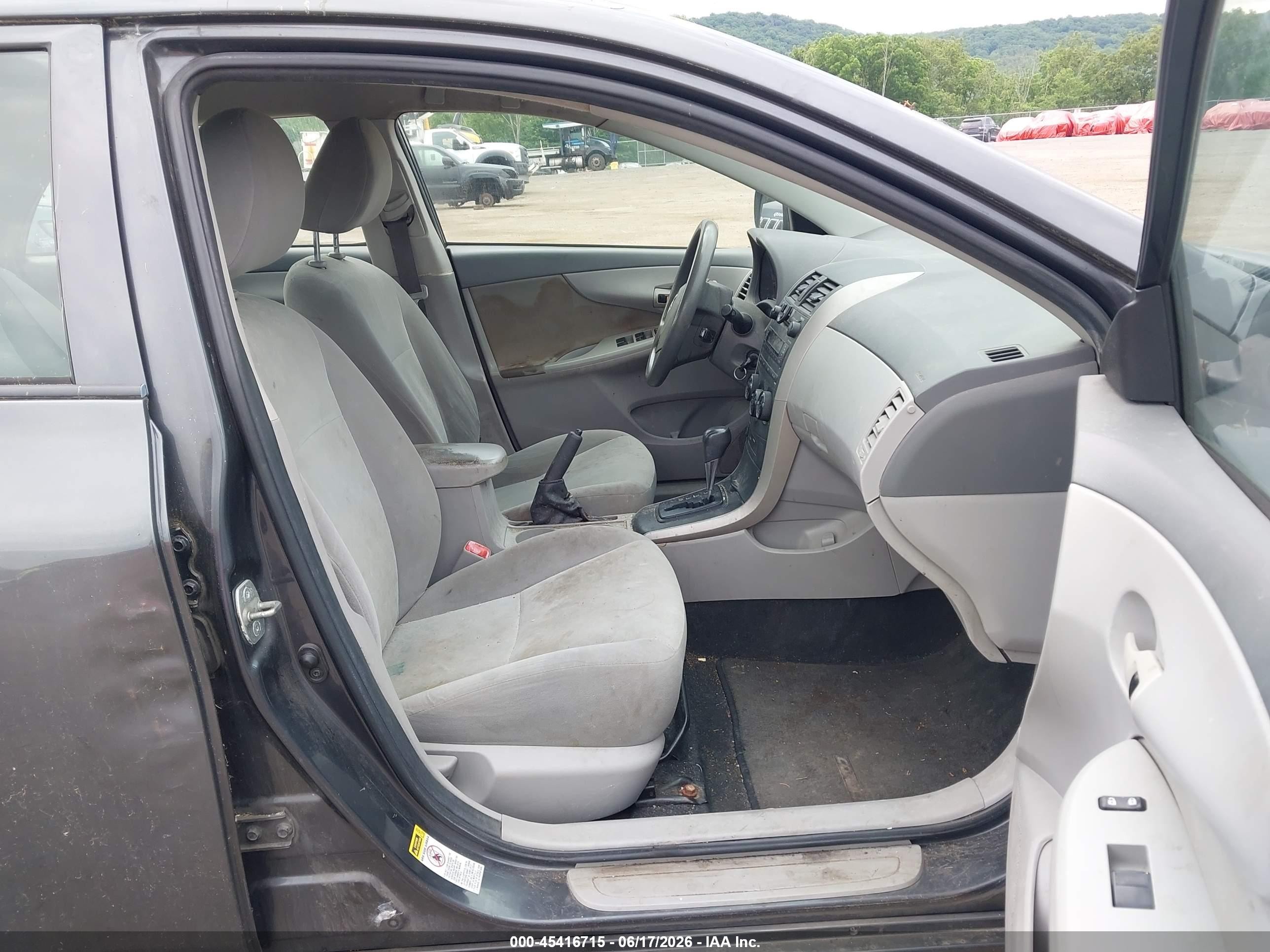 2009 Toyota Corolla Le Gray vin: 2T1BU40E19C185145