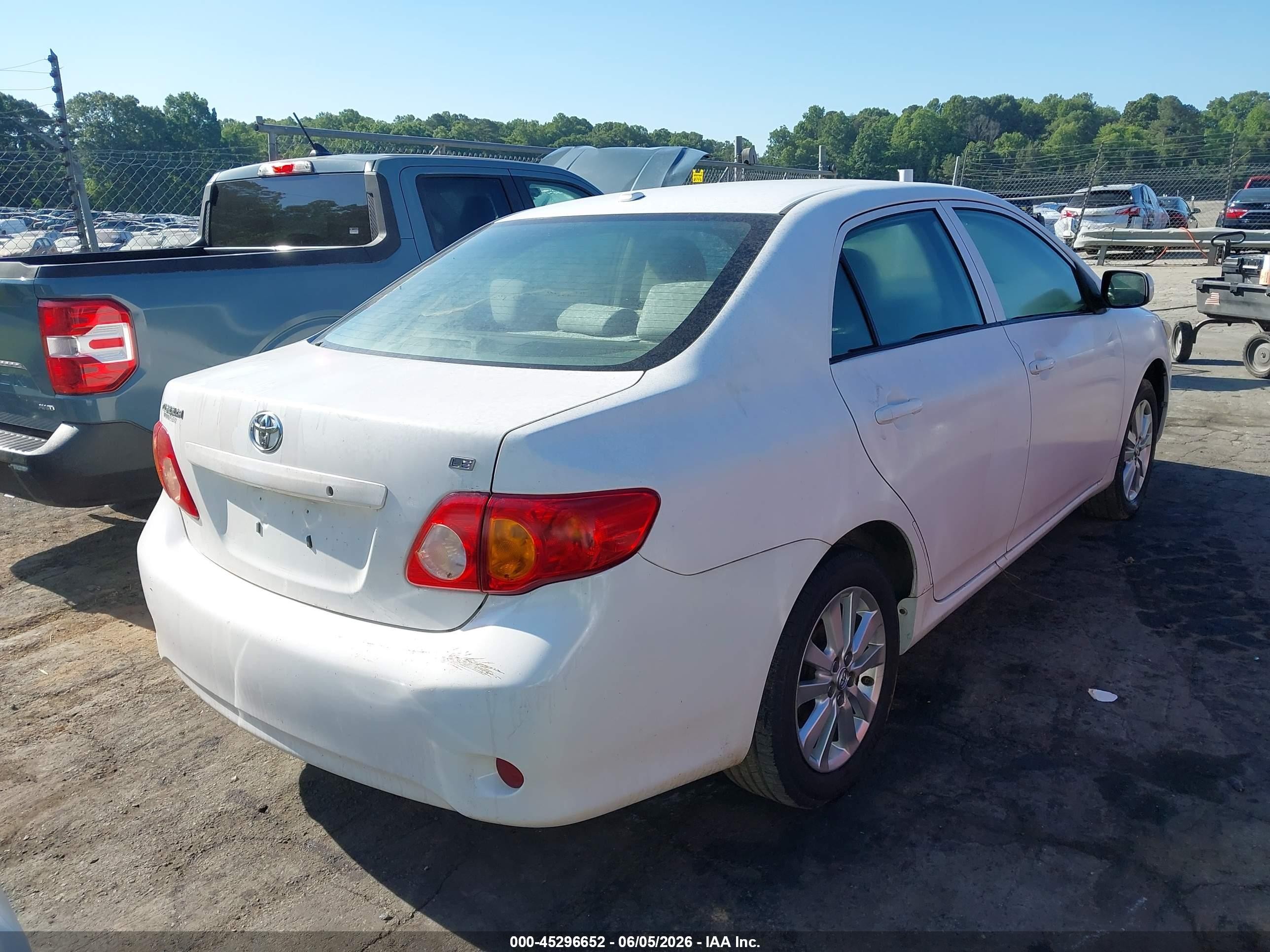 2009 Toyota Corolla Le White vin: 2T1BU40E29C046254