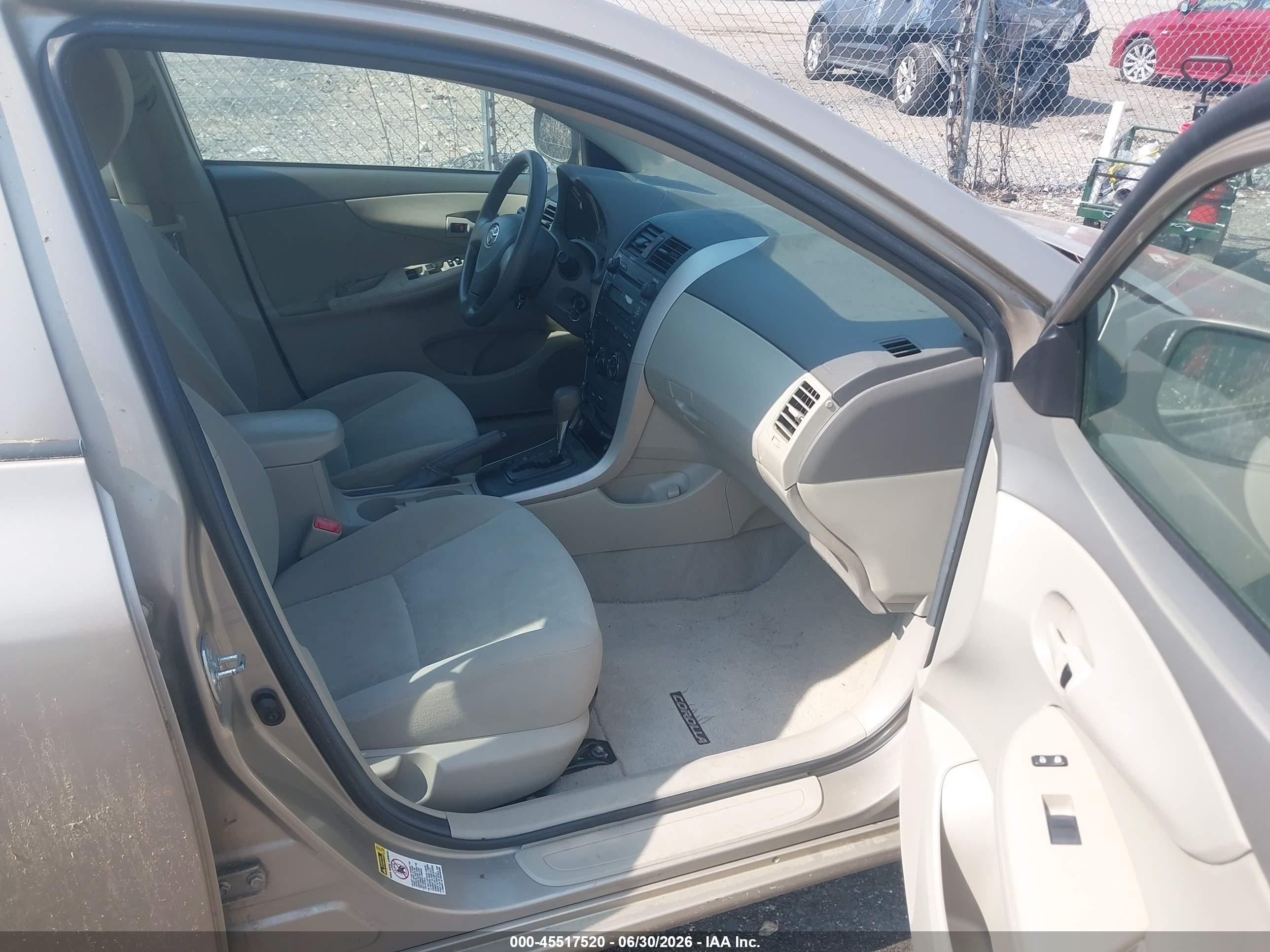 2009 Toyota Corolla Le Gold vin: 2T1BU40E29C131191
