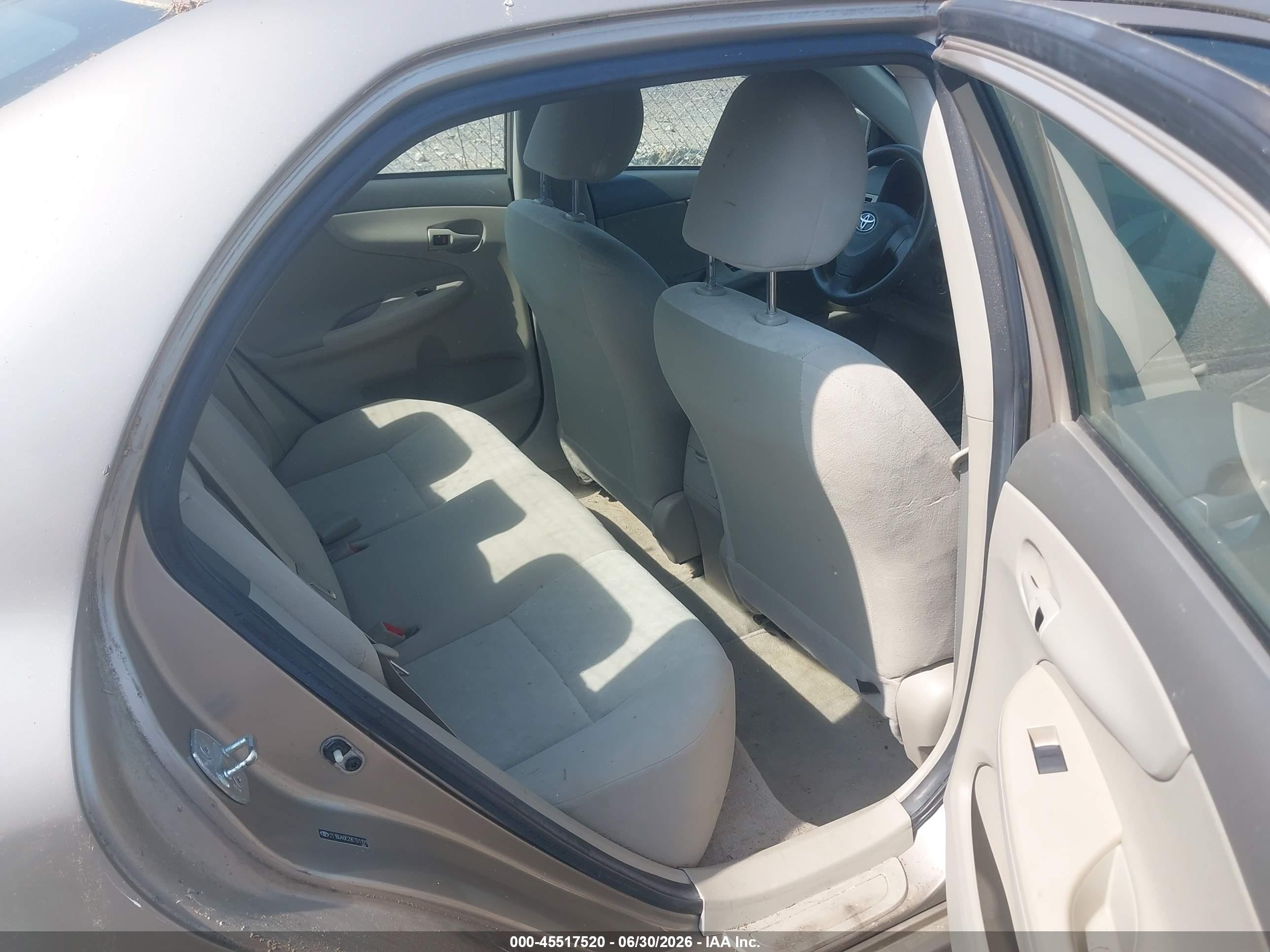 2009 Toyota Corolla Le Gold vin: 2T1BU40E29C131191