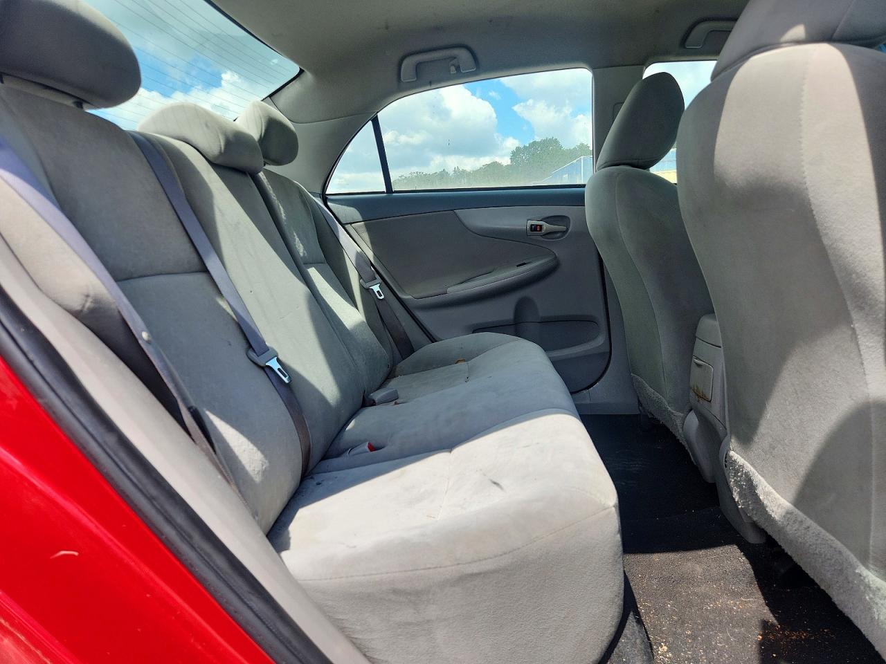 2009 Toyota Corolla Le Red vin: 2T1BU40E29C162814