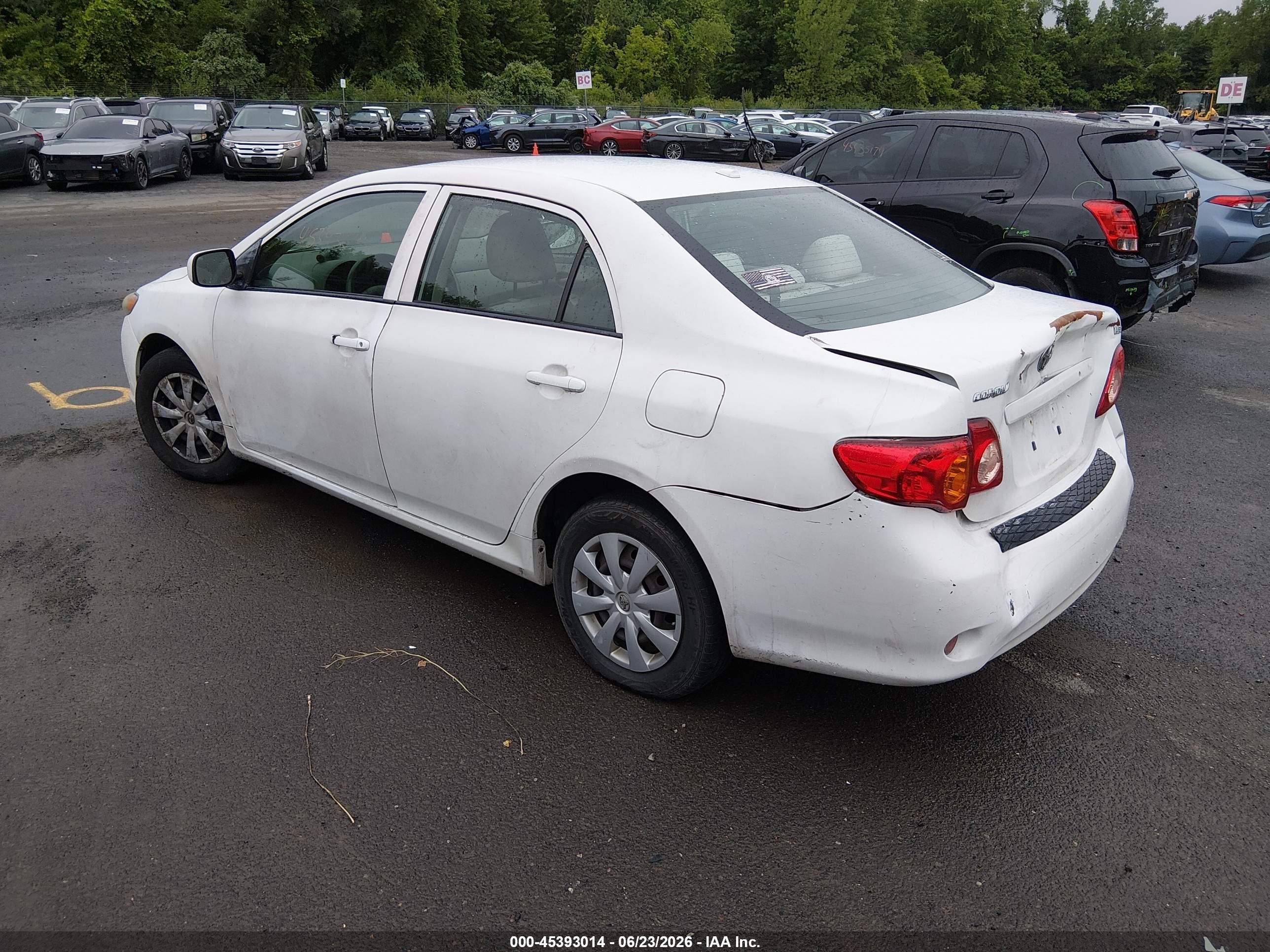 2009 Toyota Corolla Le White vin: 2T1BU40E39C090764