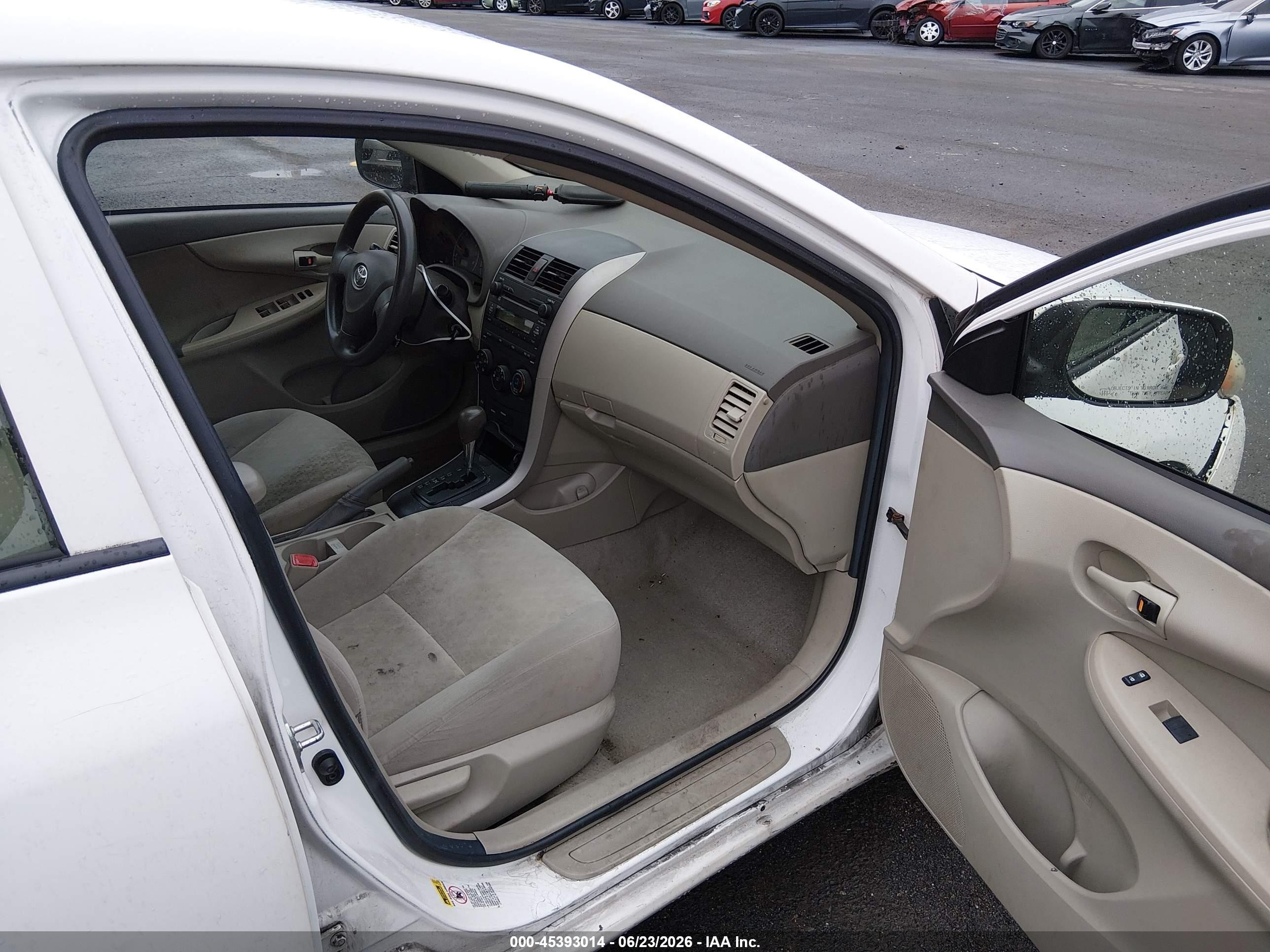 2009 Toyota Corolla Le White vin: 2T1BU40E39C090764