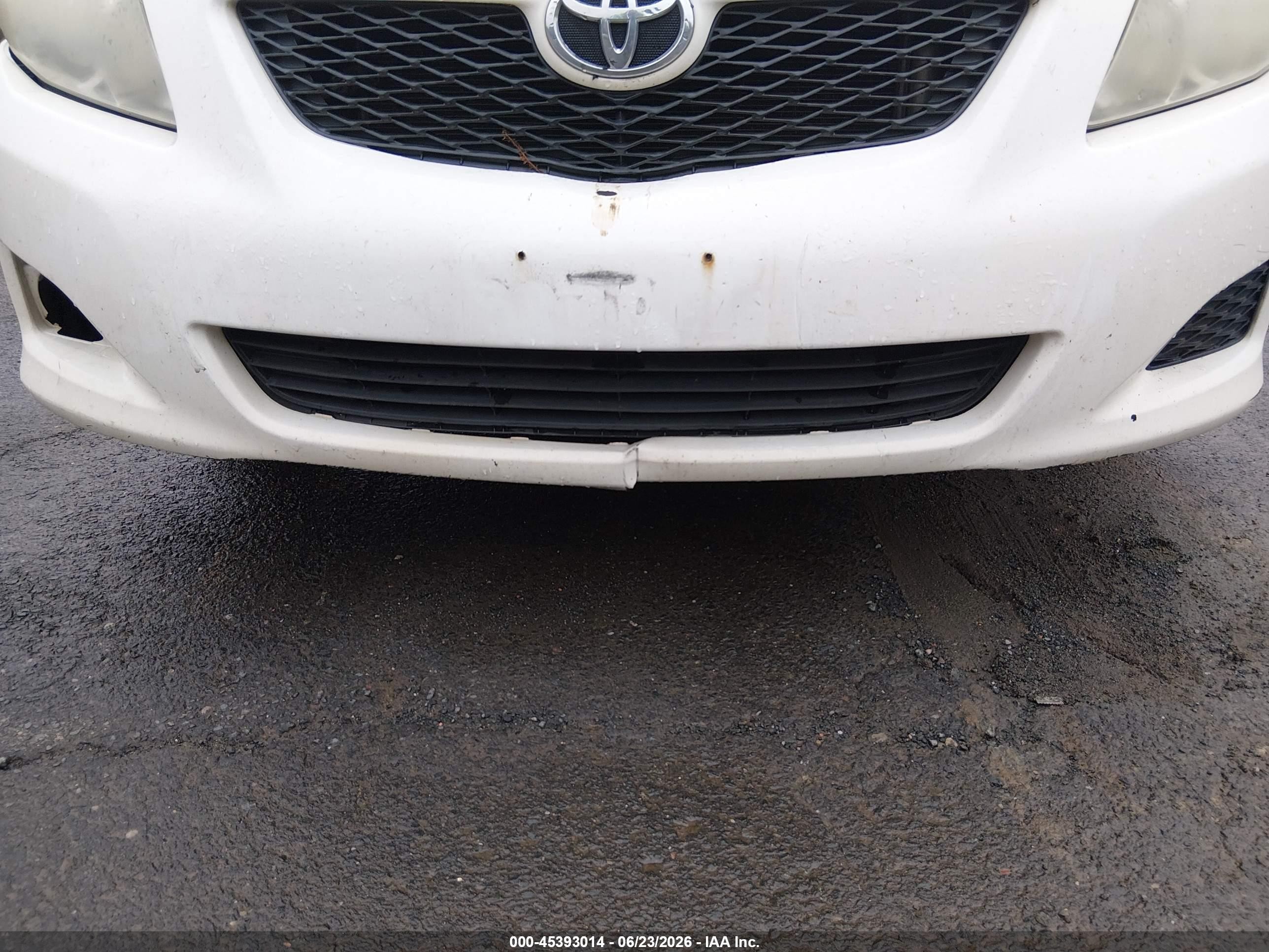 2009 Toyota Corolla Le White vin: 2T1BU40E39C090764