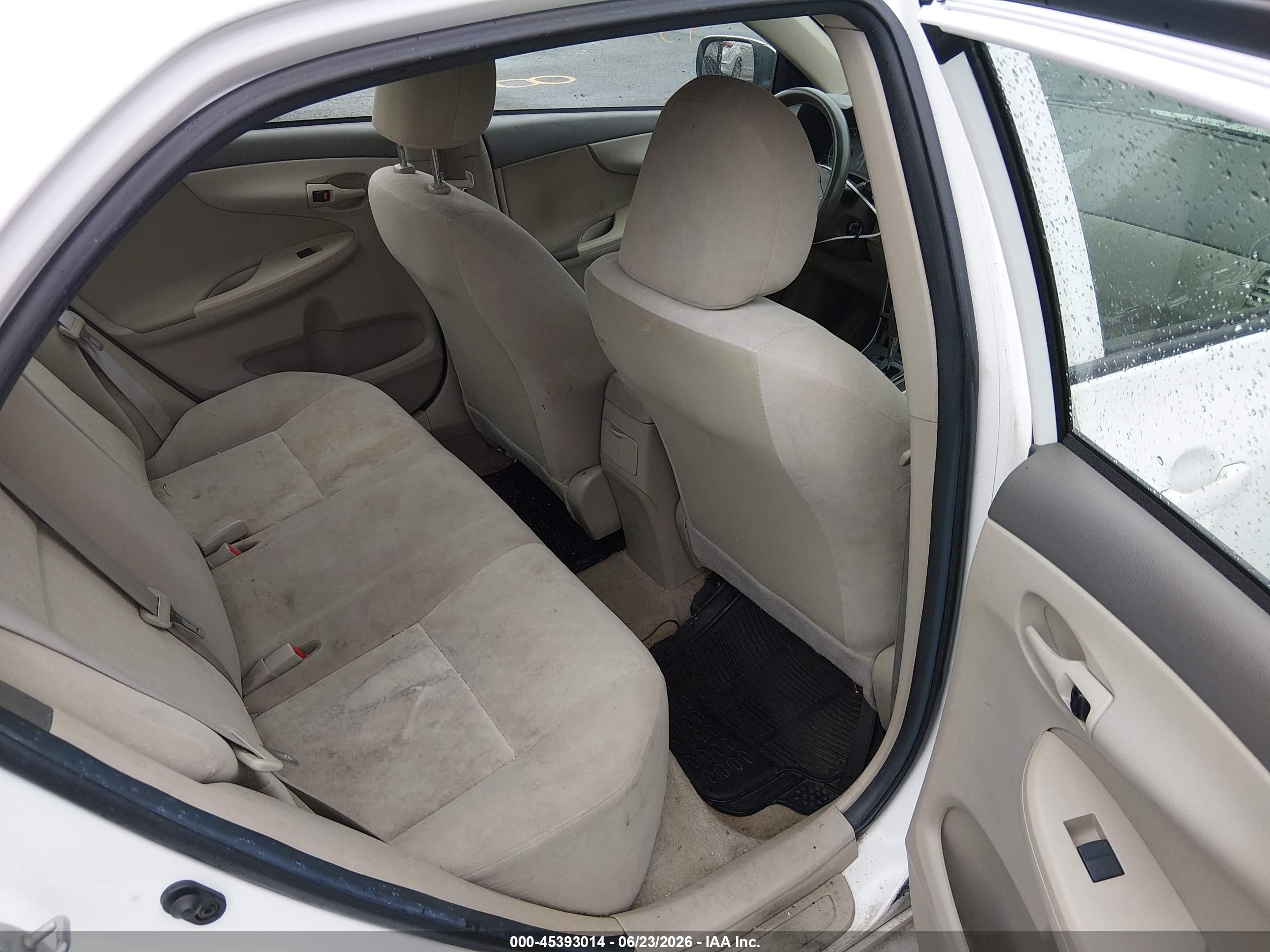 2009 Toyota Corolla Le White vin: 2T1BU40E39C090764